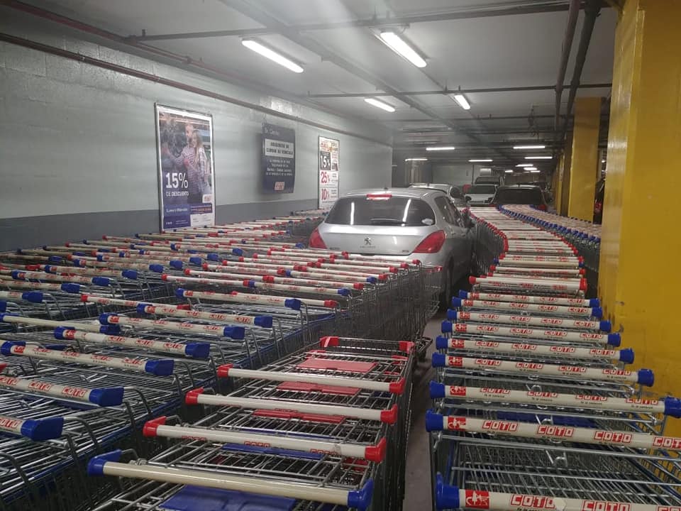 Supermarket Employees Teach Driver Who Parked In Cart Aisle A Hilarious Lesson