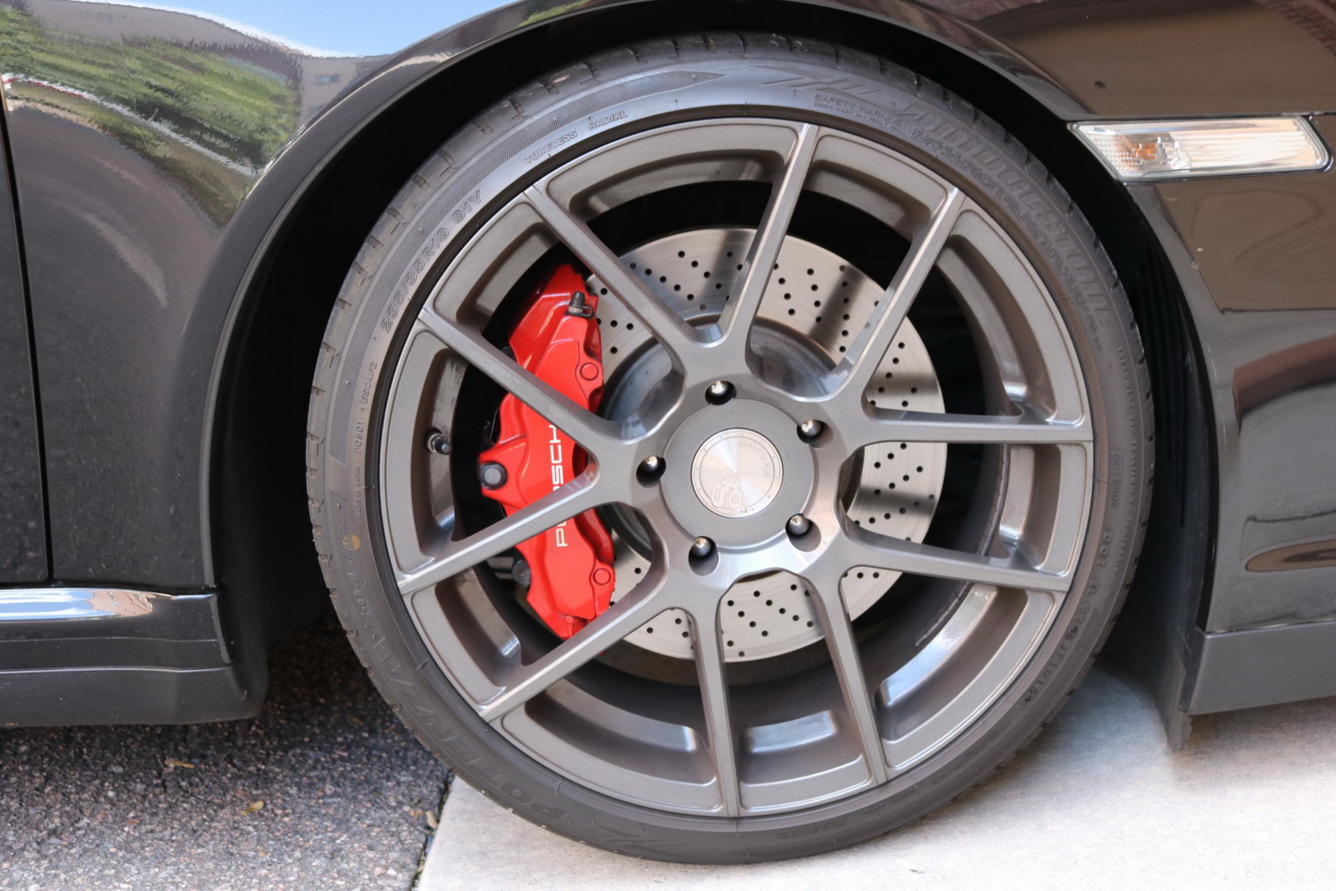 2007 Porsche 911 Turbo Wants To Entice You With Its 6-Speed Manual And Carbon Package