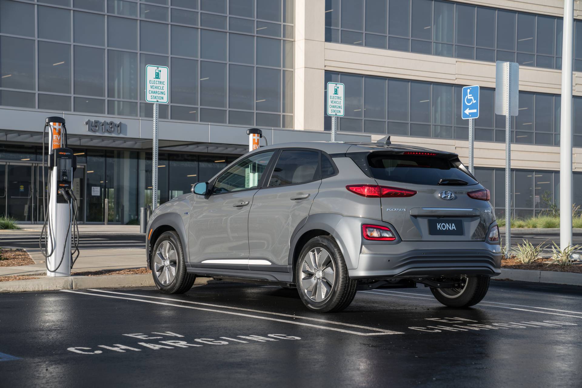 2020 Hyundai Kona Electric Gains 10.25-Inch Touchscreen, Battery Warmer System
