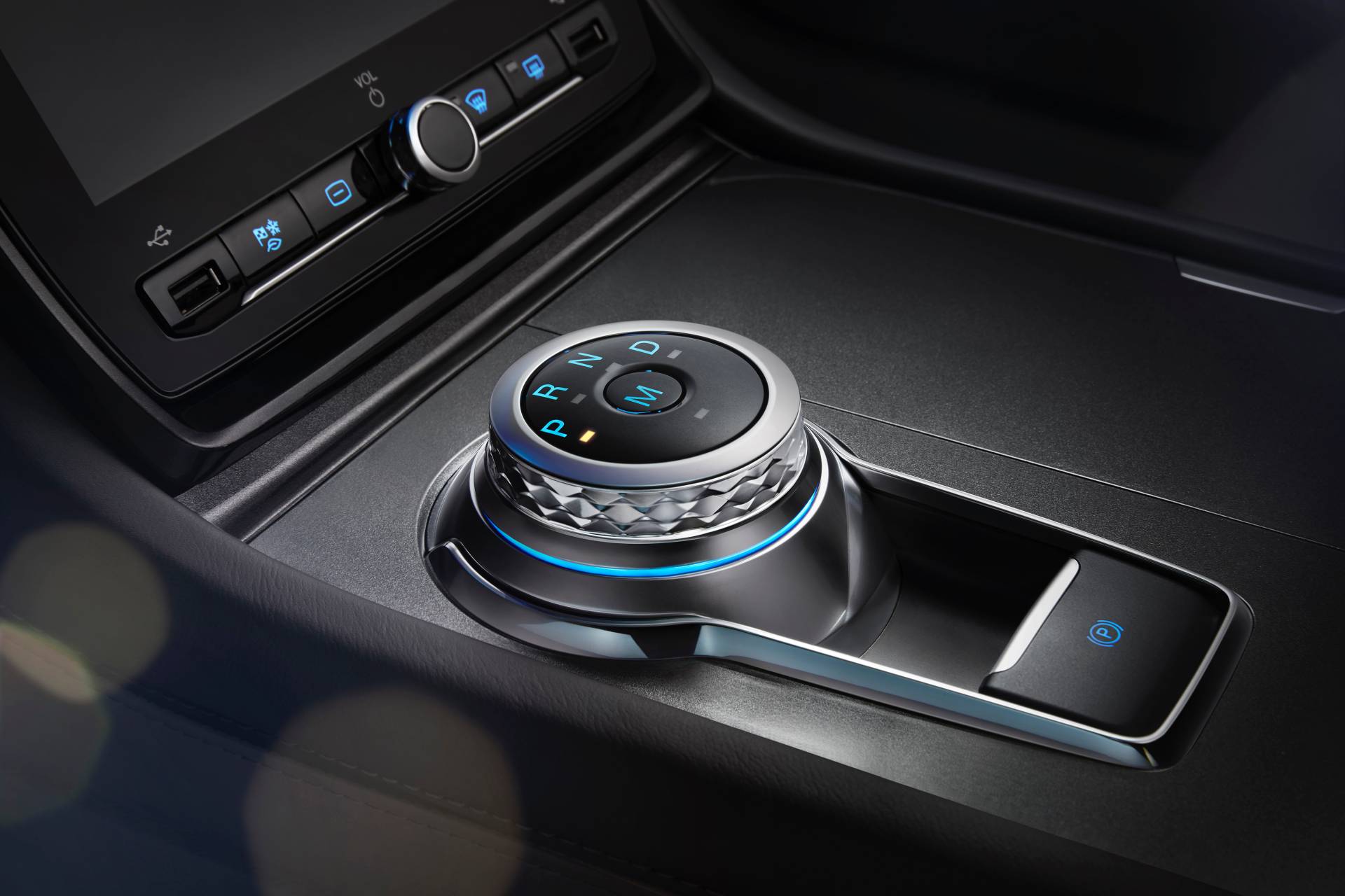 2020 Ford Taurus Vignale Boasts 12.8-Inch Tablet Touchscreen In China