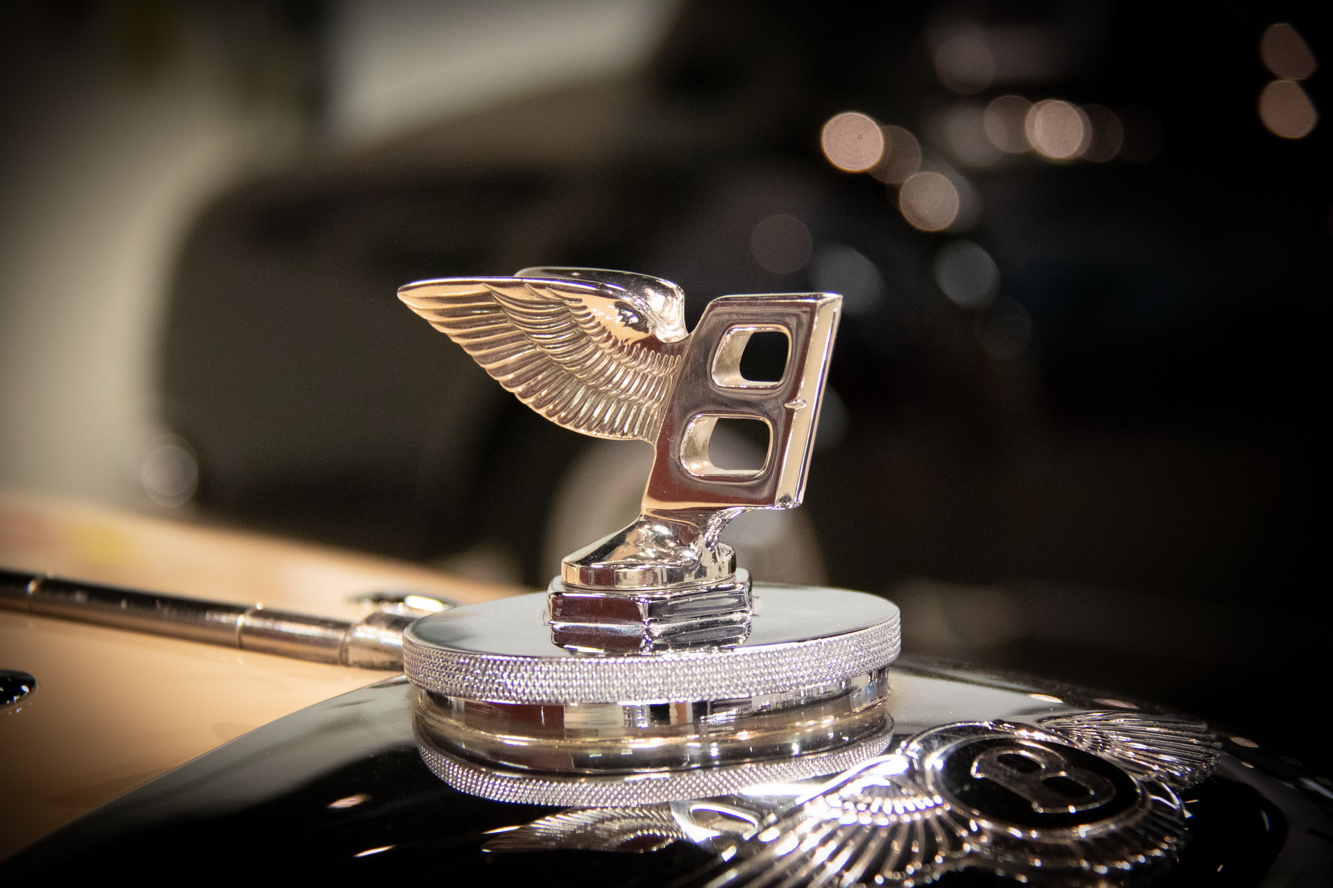 Bentley Brings Back ‘Flying B’ Bonnet Ornament In New Flying Spur
