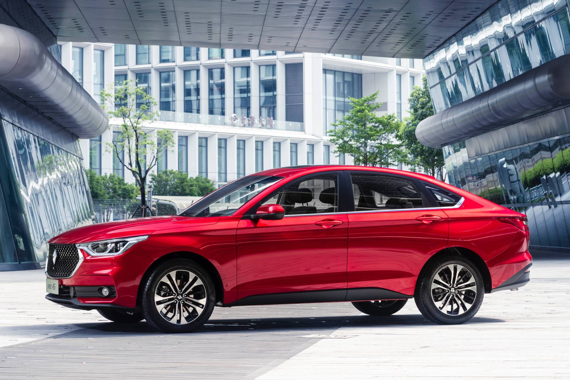 Baojun RM-5 MPV And RC-6 Crossover Debut In China With Shared Powertrain, Tech