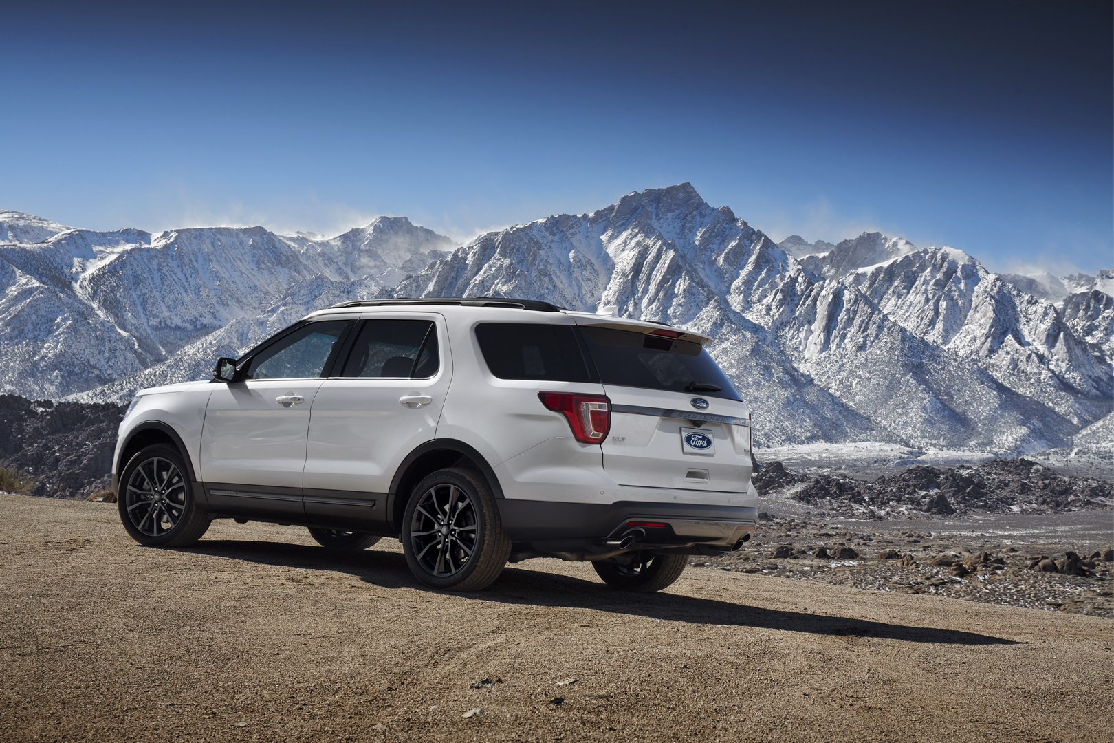 2017 Ford Explorer Recall: Keep Your Hands To Yourself To Avoid Injury