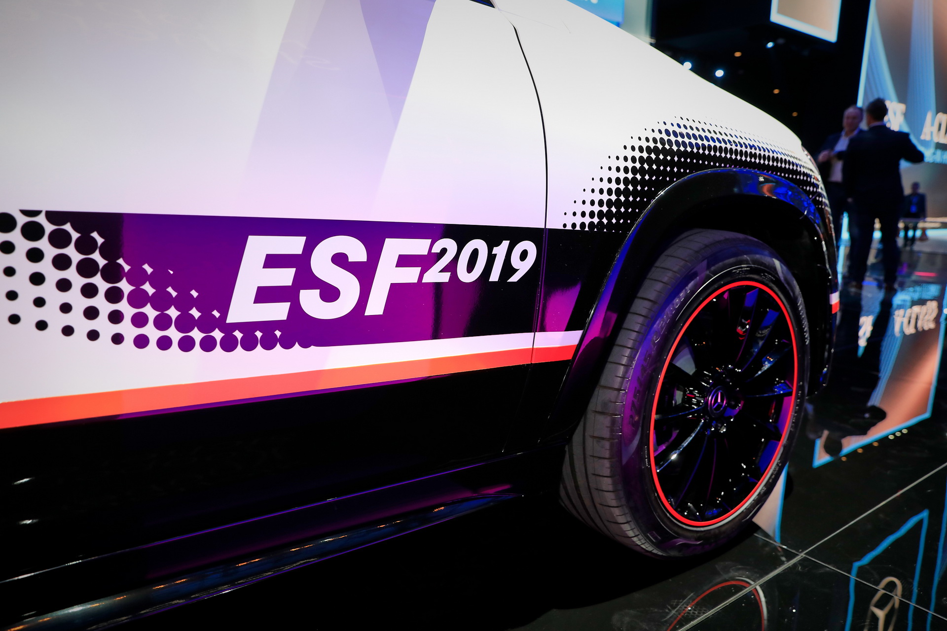 Mercedes’ New Experimental Safety Vehicle Is The World’s Most Clever GLE