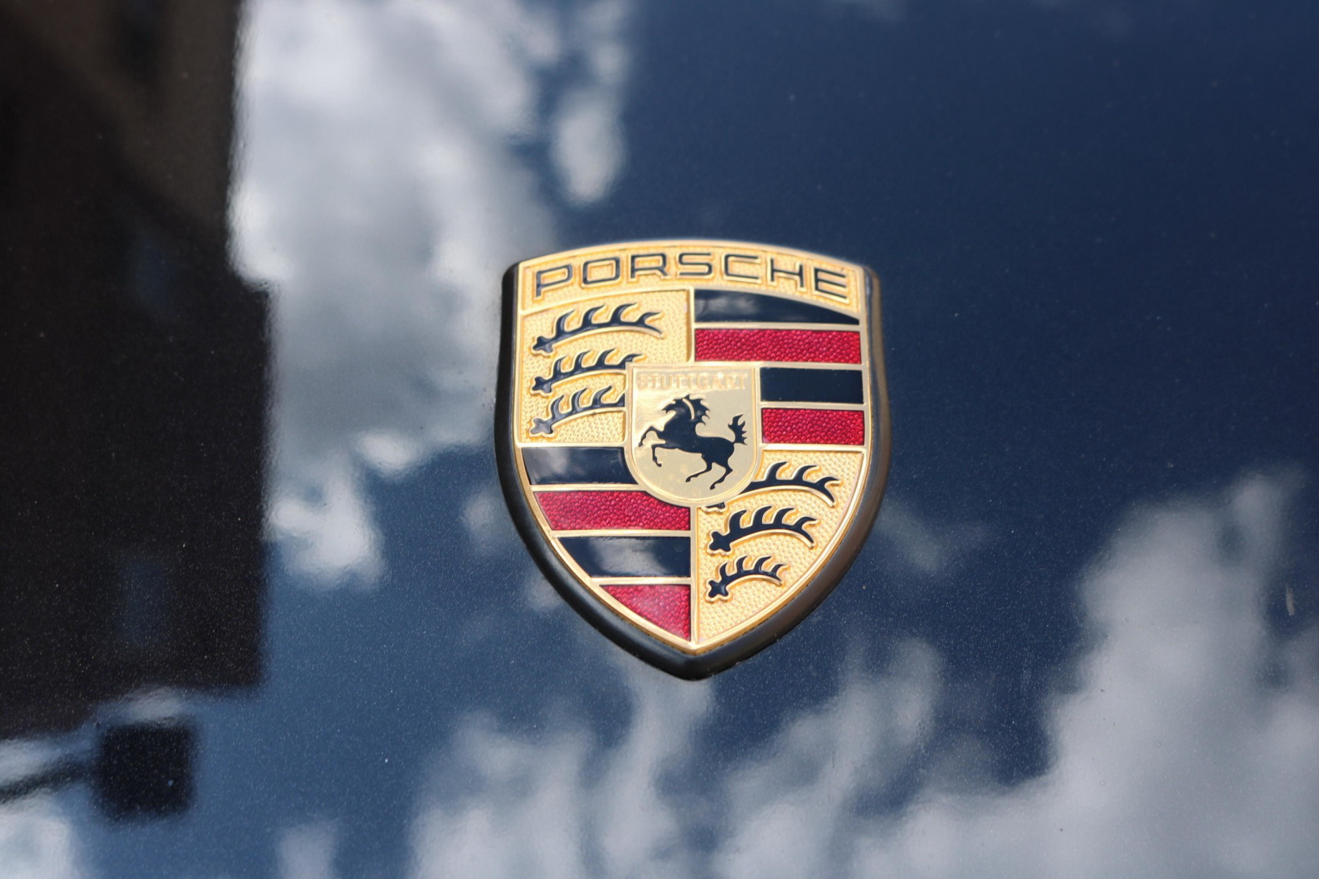 2007 Porsche 911 Turbo Wants To Entice You With Its 6-Speed Manual And Carbon Package