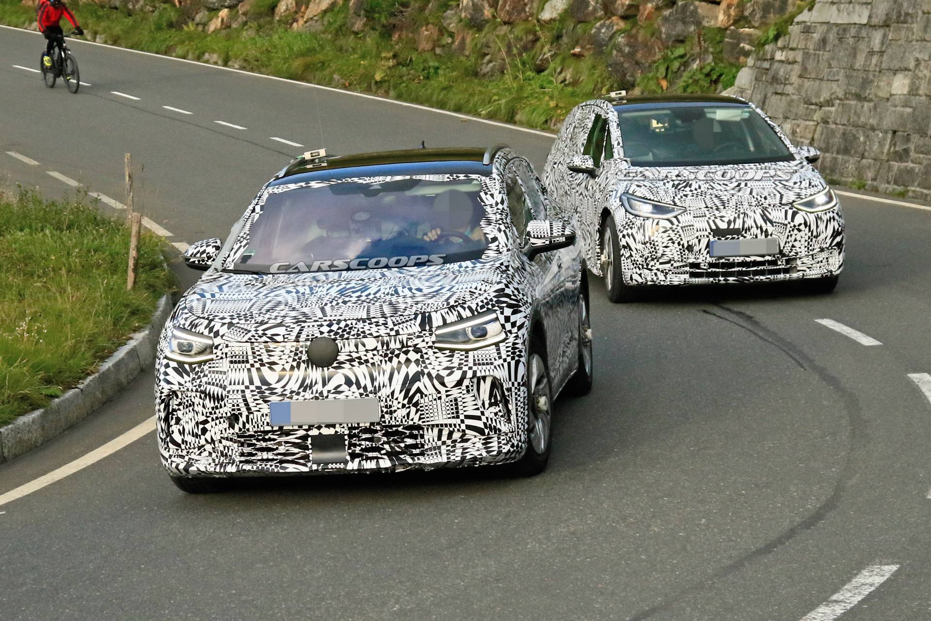 2021 VW ID.4 Compact Electric Crossover Spotted Testing Alongside ID.3 Hatch