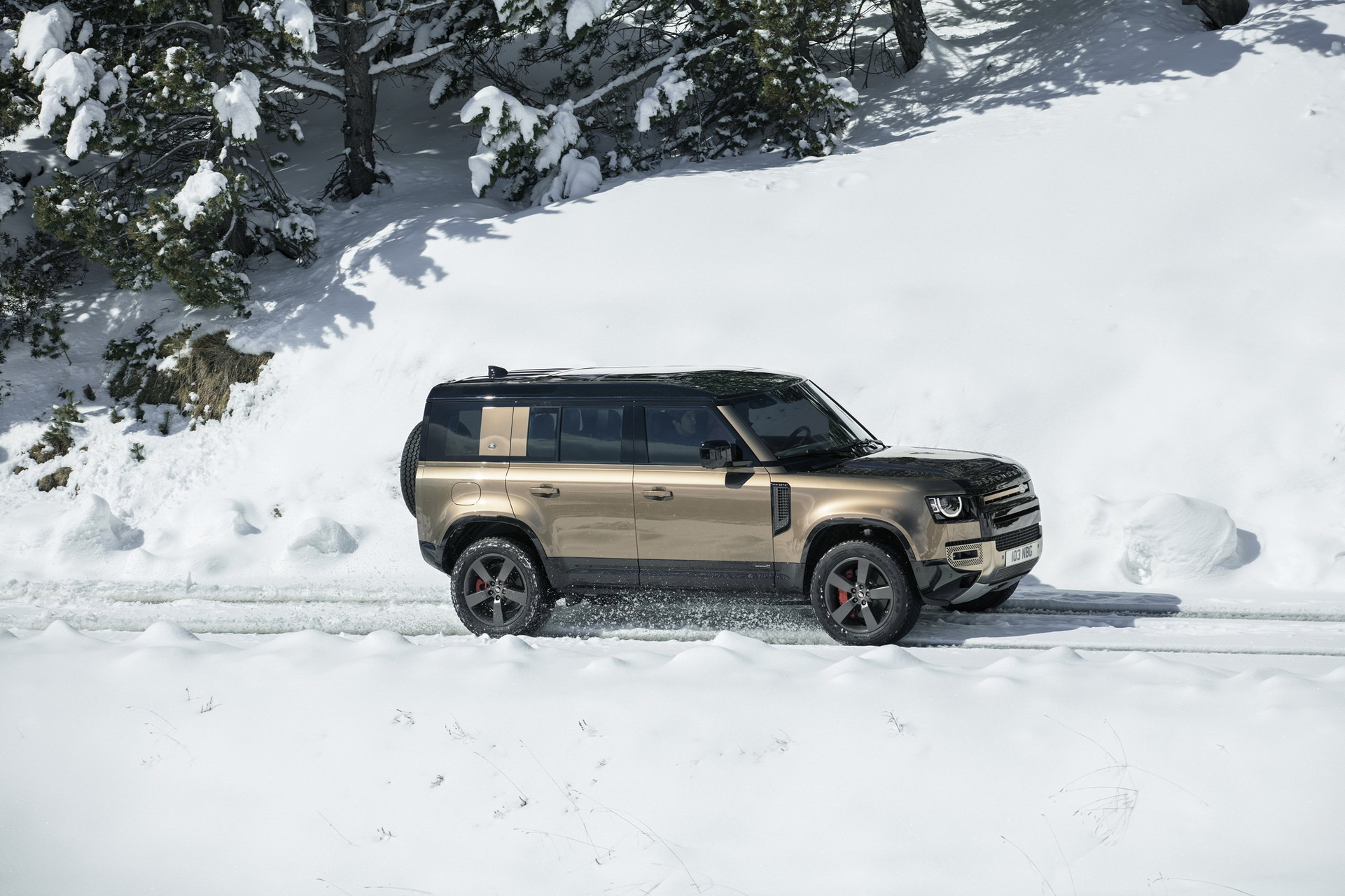 2020 Land Rover Defender Reborn As A Modern 4×4 With Advanced Tech