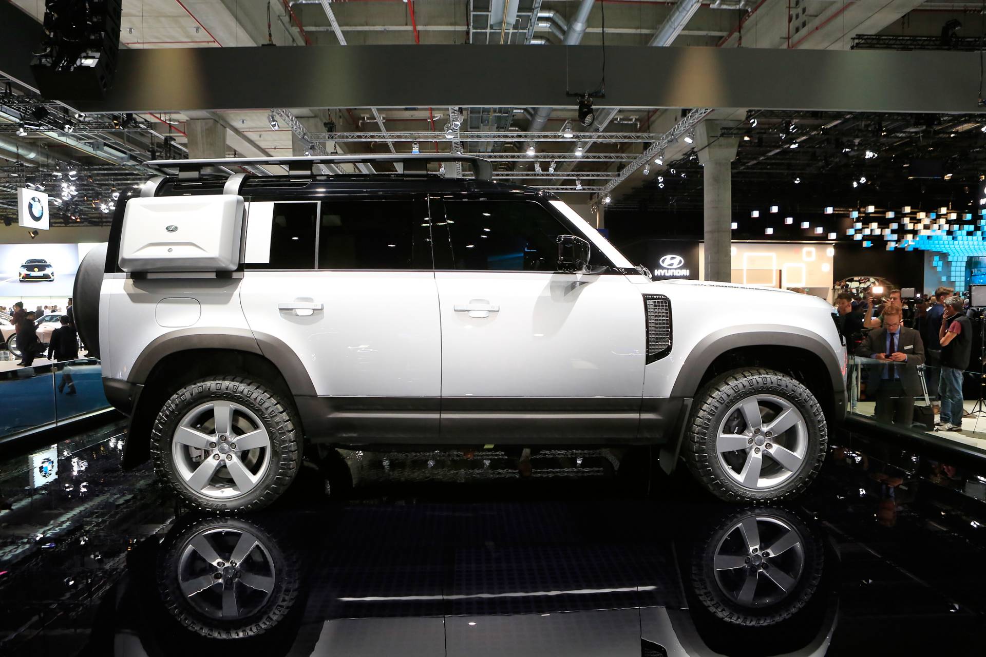 2020 Land Rover Defender Yours From $50,925 In The U.S., £45,240 In Britain