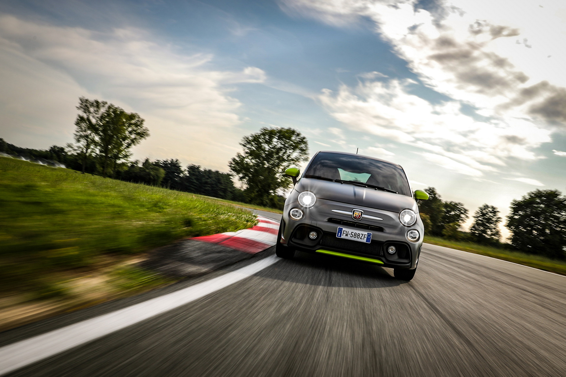 New Abarth 595 Pista Packs 165 PS In A More Focused Chassis