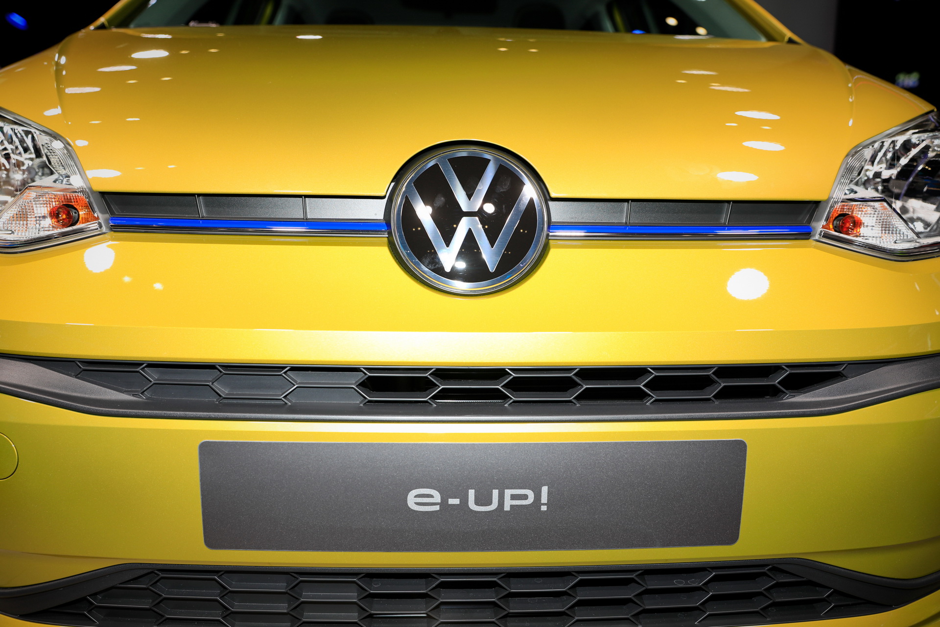 VW’s Updated e-Up Offers 161-Mile Range, Costs Less Than Its Predecessor