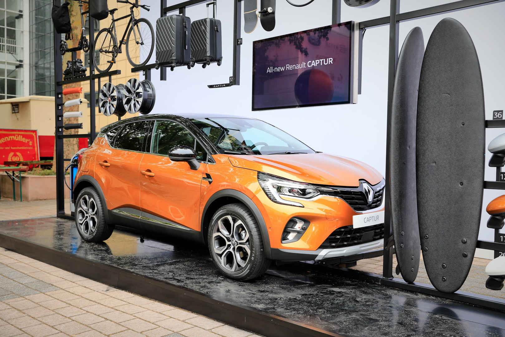 All-New 2020 Renault Captur Wants To Rule Its Niche, Will Soon Add A PHEV To Its Arsenal