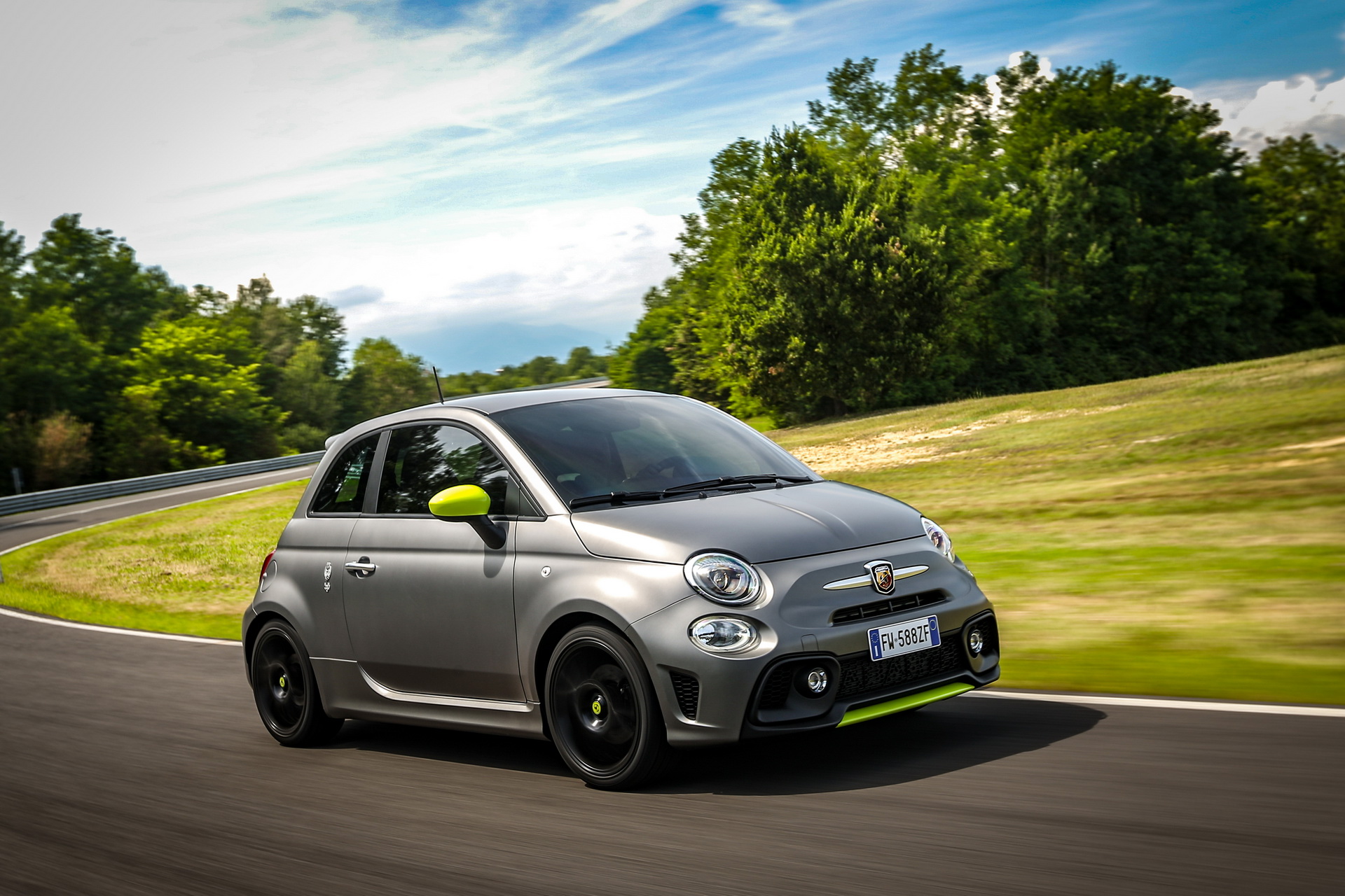 New Abarth 595 Pista Packs 165 PS In A More Focused Chassis