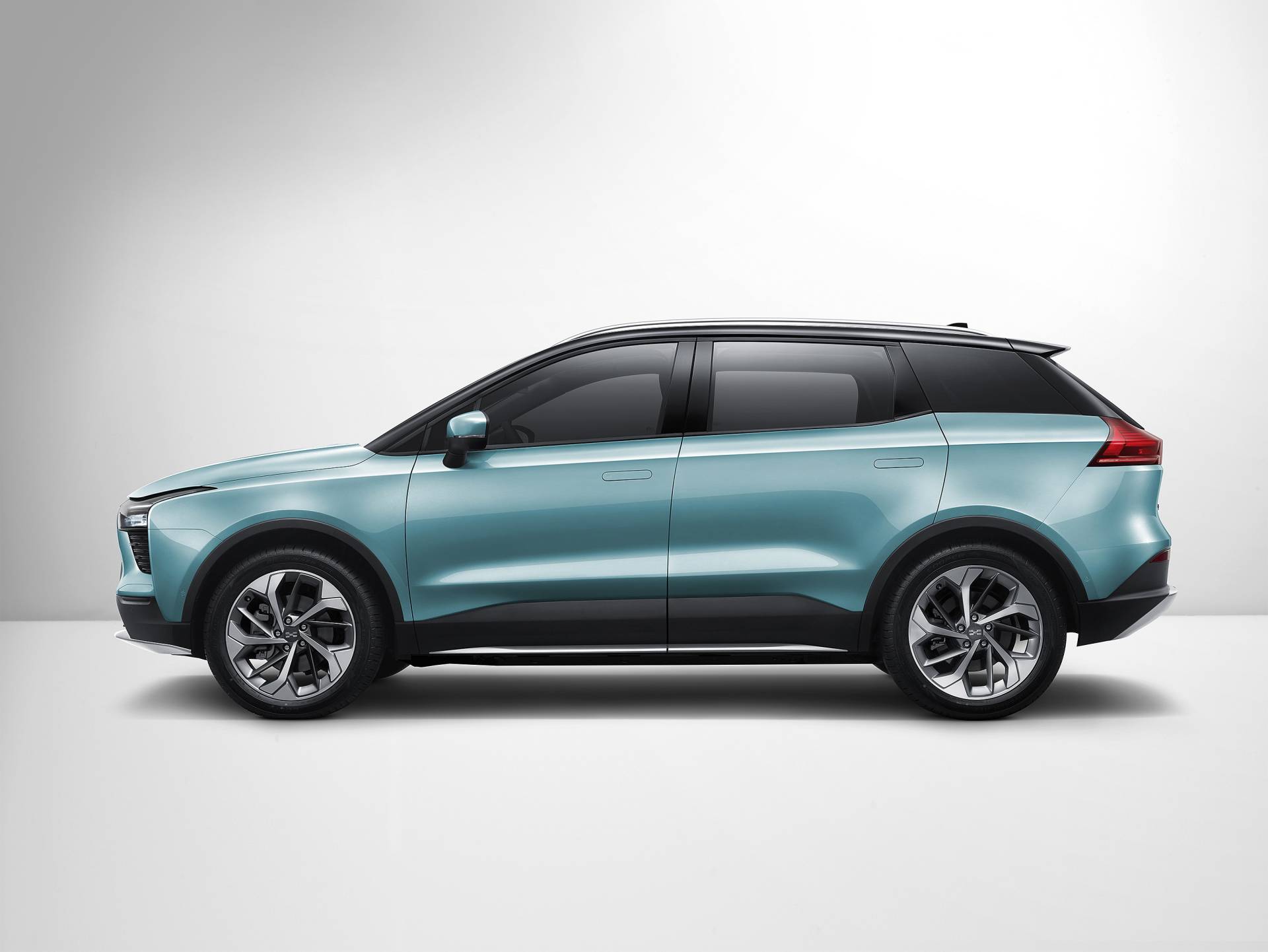 500 Aiways U5 Electric SUVs Leave China Factory To Become Rentals In Corsica