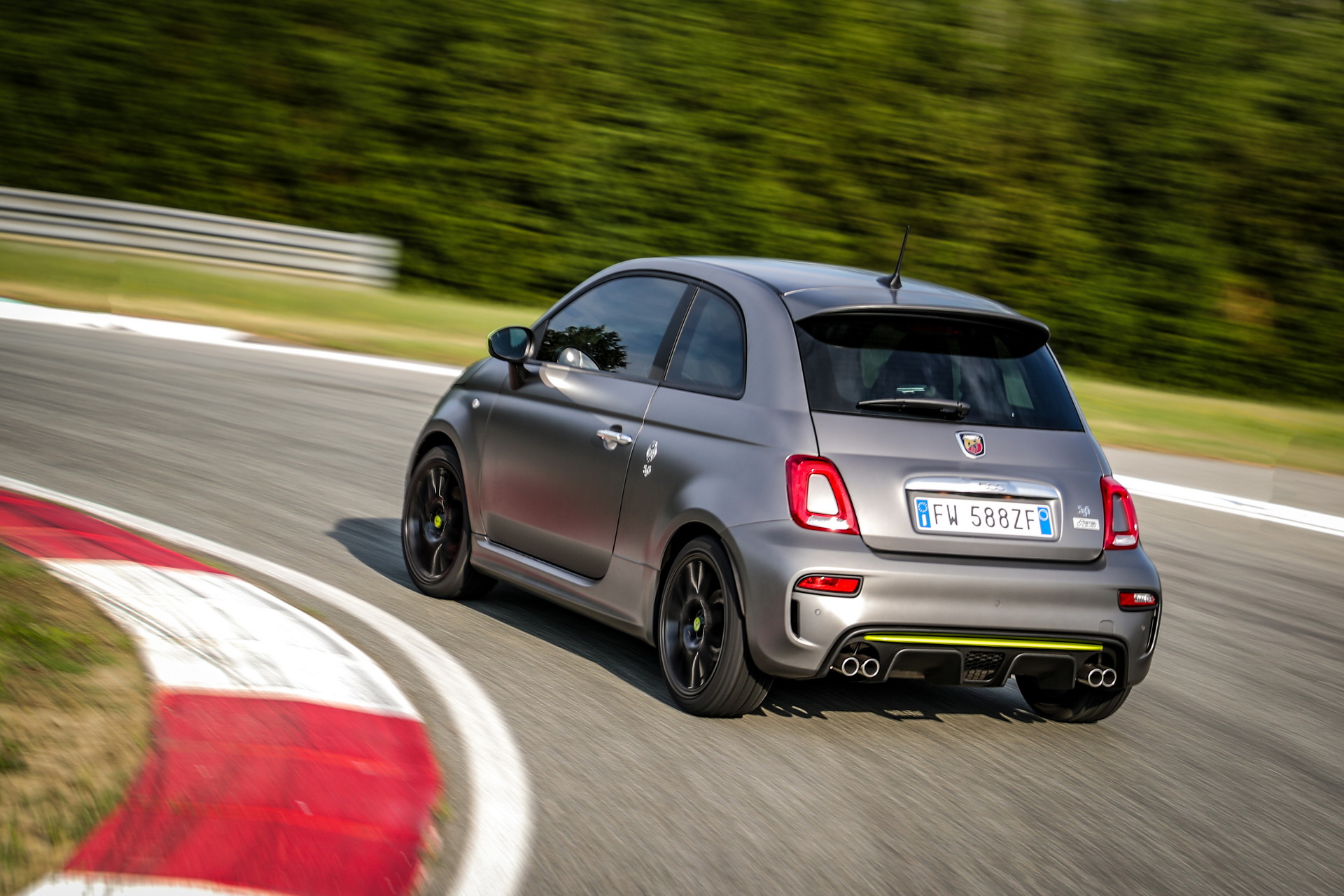 New Abarth 595 Pista Packs 165 PS In A More Focused Chassis