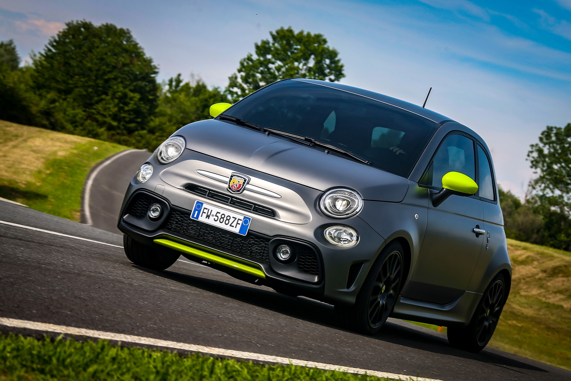 New Abarth 595 Pista Packs 165 PS In A More Focused Chassis