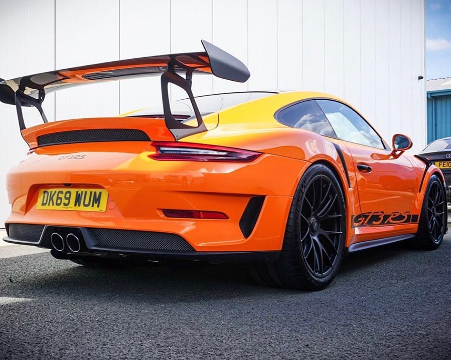 Confused? This 2019 Porsche 911 GT3 RS (991.2) Was Custom Ordered In The 997-Gen’s Colors