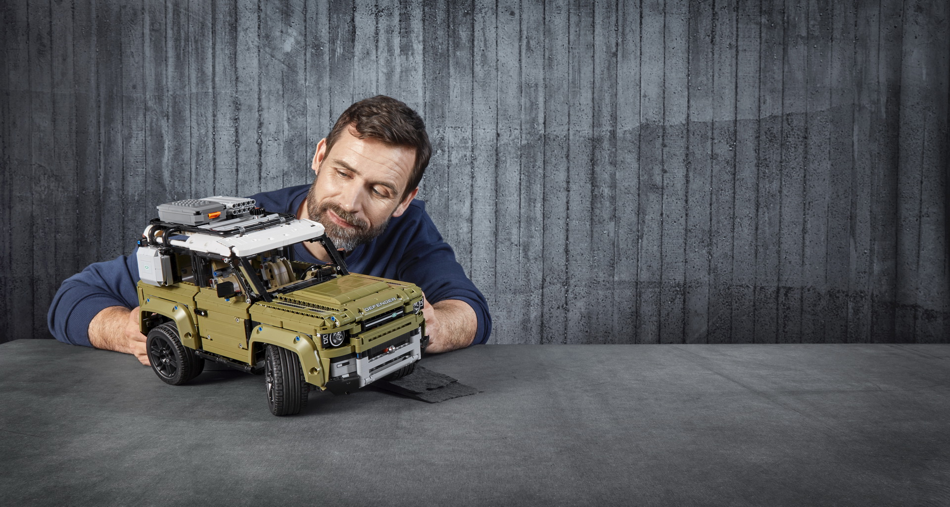 2020 Land Rover Defender Gets Its Own, Extremely Detailed LEGO Technic Set