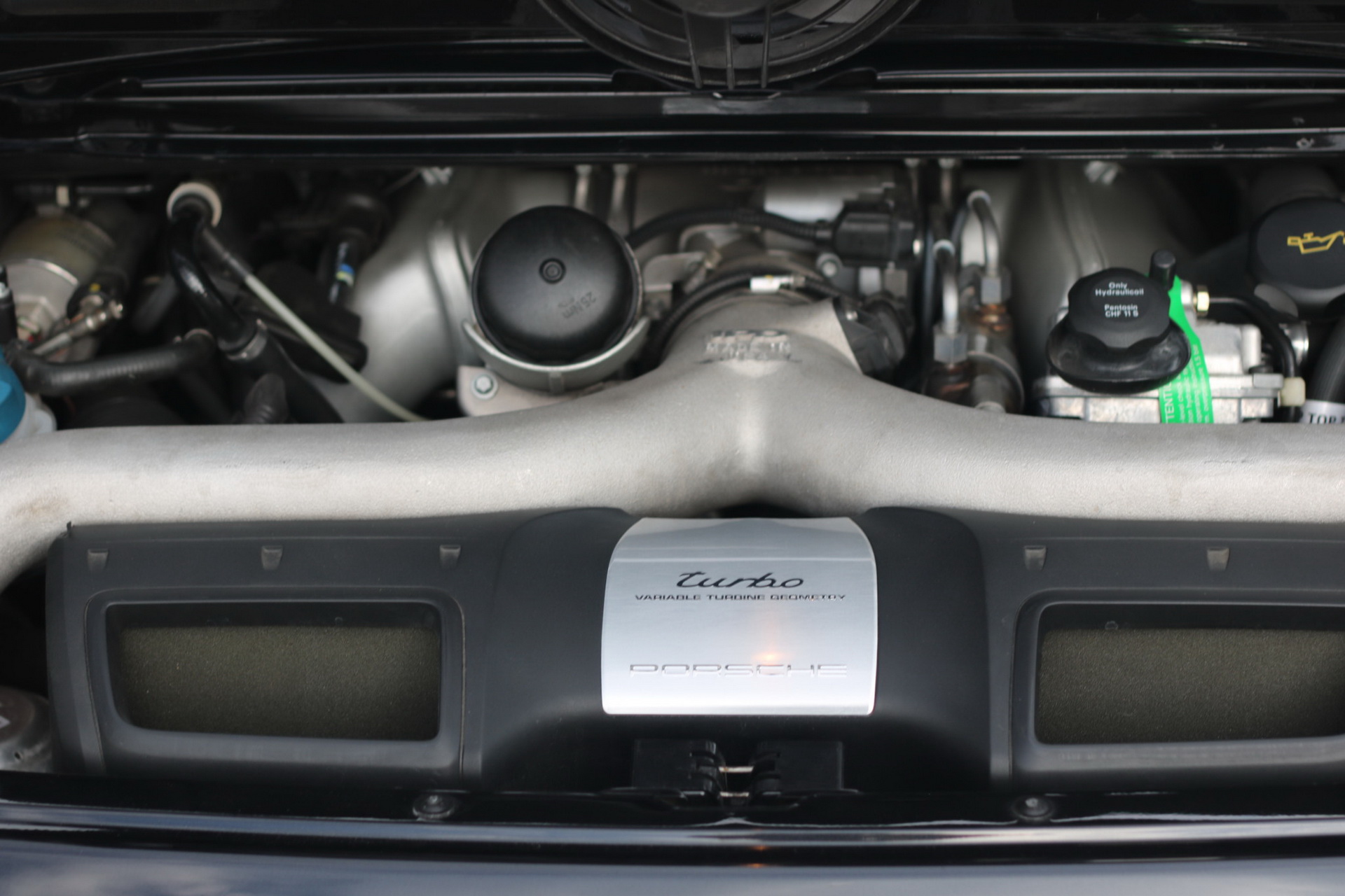 2007 Porsche 911 Turbo Wants To Entice You With Its 6-Speed Manual And Carbon Package