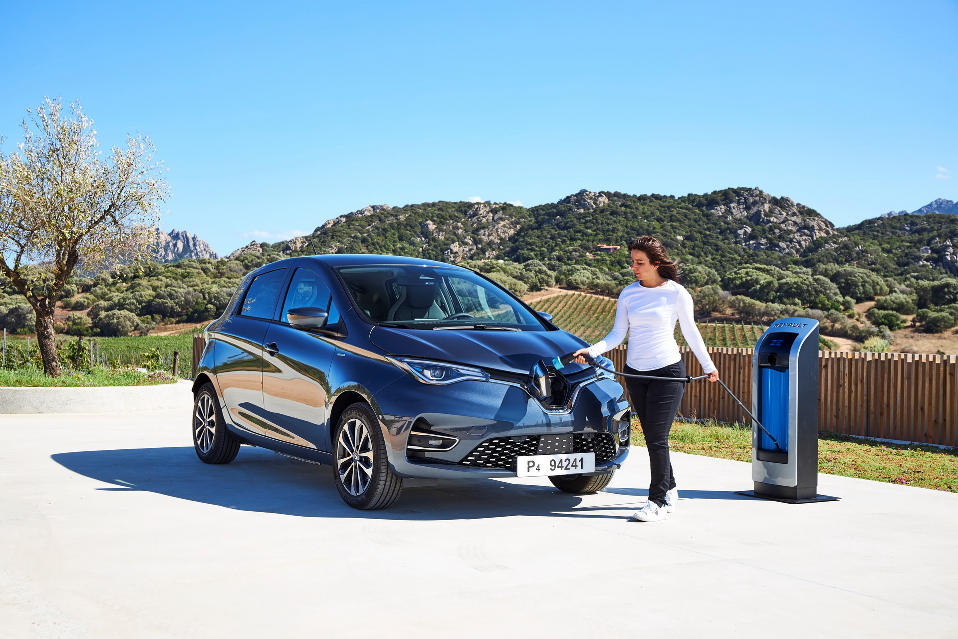 New Renault Zoe EV Launched In Europe With Up To 242 Miles Of Range