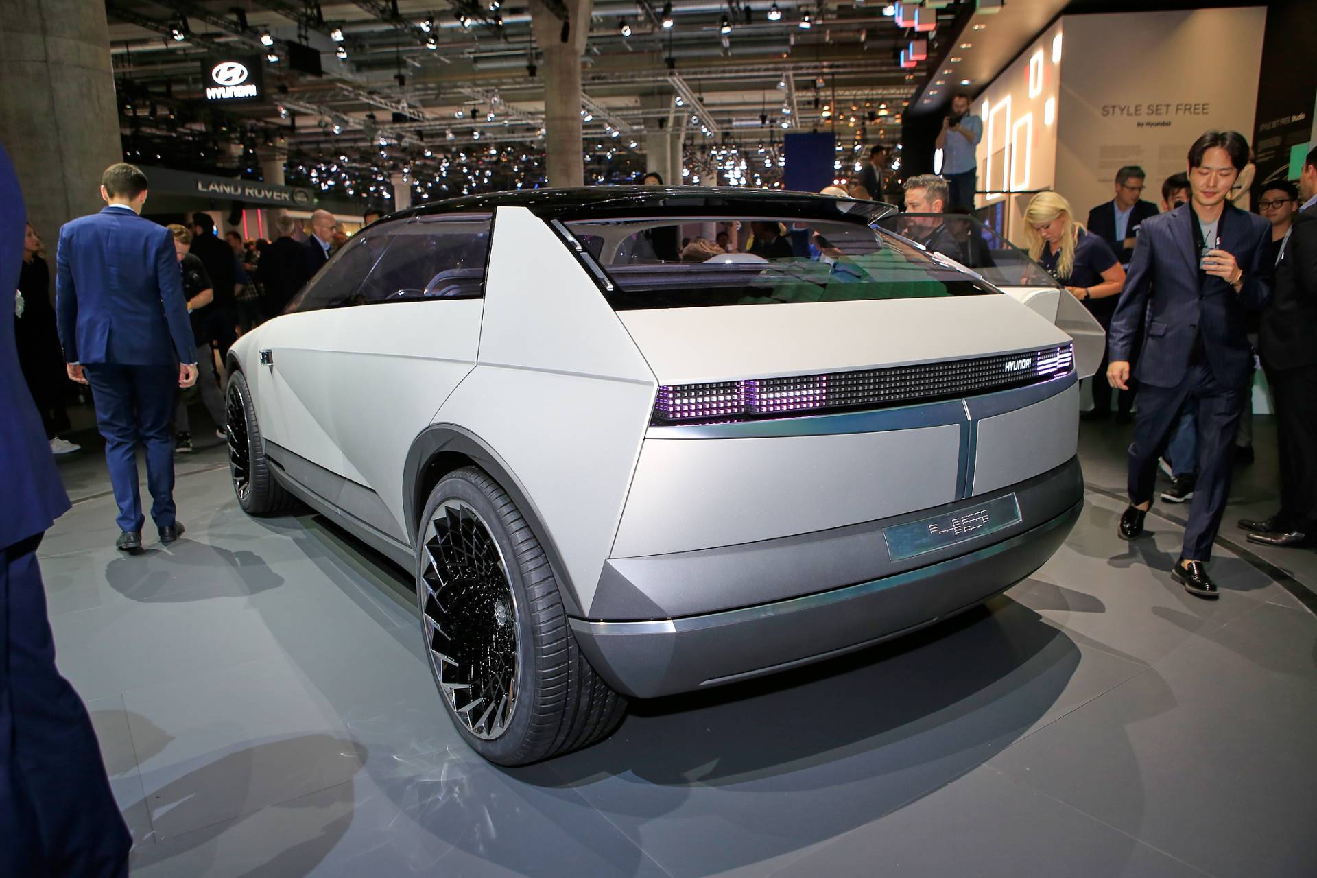 Hyundai 45 EV Concept Finds Inspiration In The Past For The Design Of Upcoming EVs