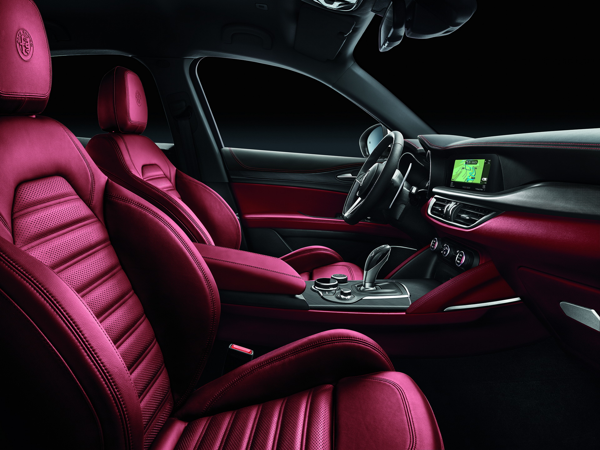 Alfa Romeo Stelvio Ti Arrives In The UK With Carbon Details And Full Of Kit