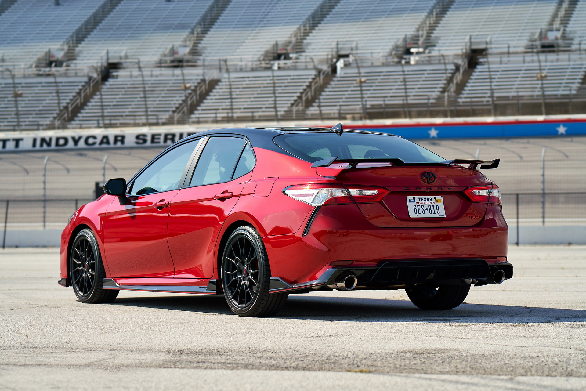 Toyota Details Sporty-Looking Camry And Avalon TRD