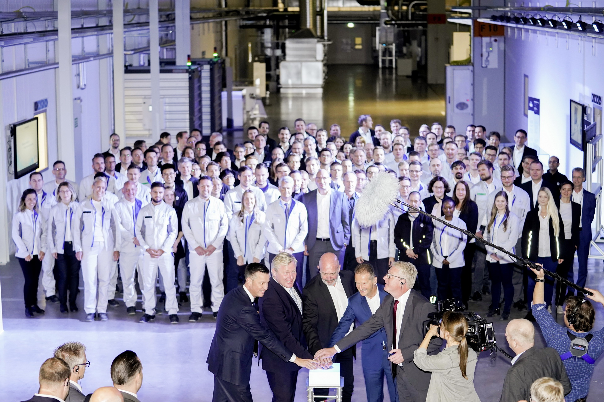VW Launches Development And Production Of Battery Cells In Salzgitter’s Pilot Line