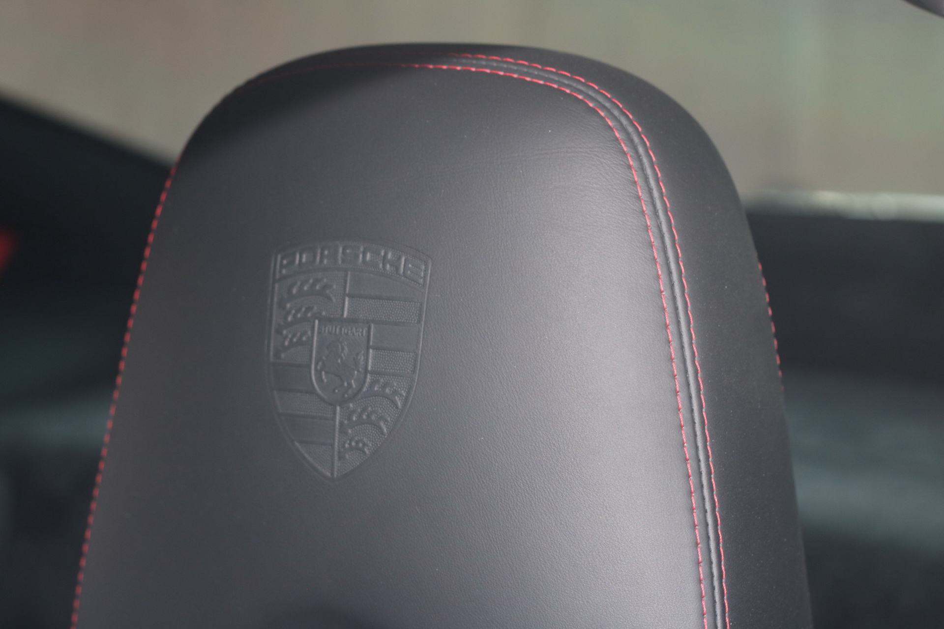 2007 Porsche 911 Turbo Wants To Entice You With Its 6-Speed Manual And Carbon Package