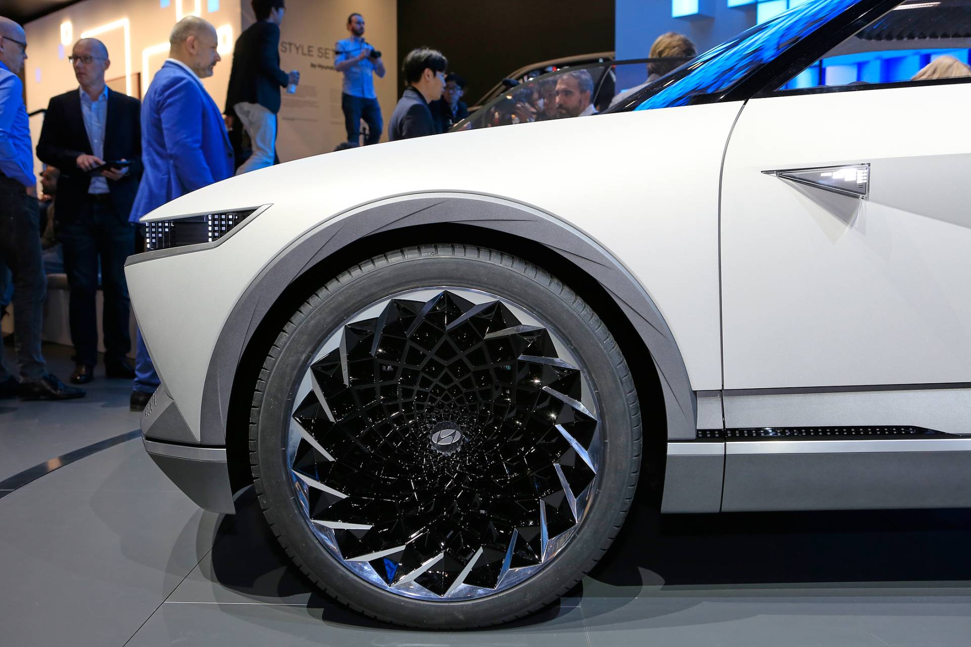 Hyundai 45 EV Concept Finds Inspiration In The Past For The Design Of Upcoming EVs