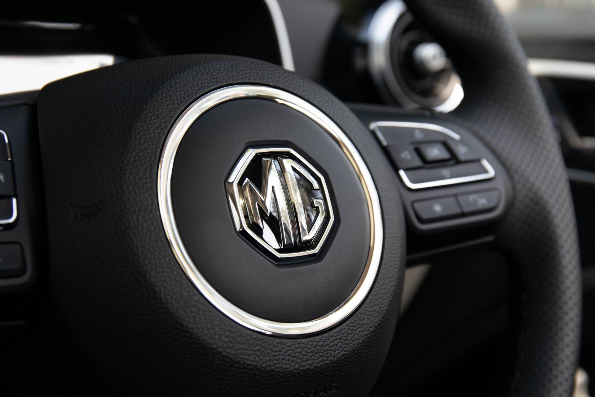 MG Racks Up 2,000 Orders For ZS EV, Extends Discounts To Next 1,000 Buyers