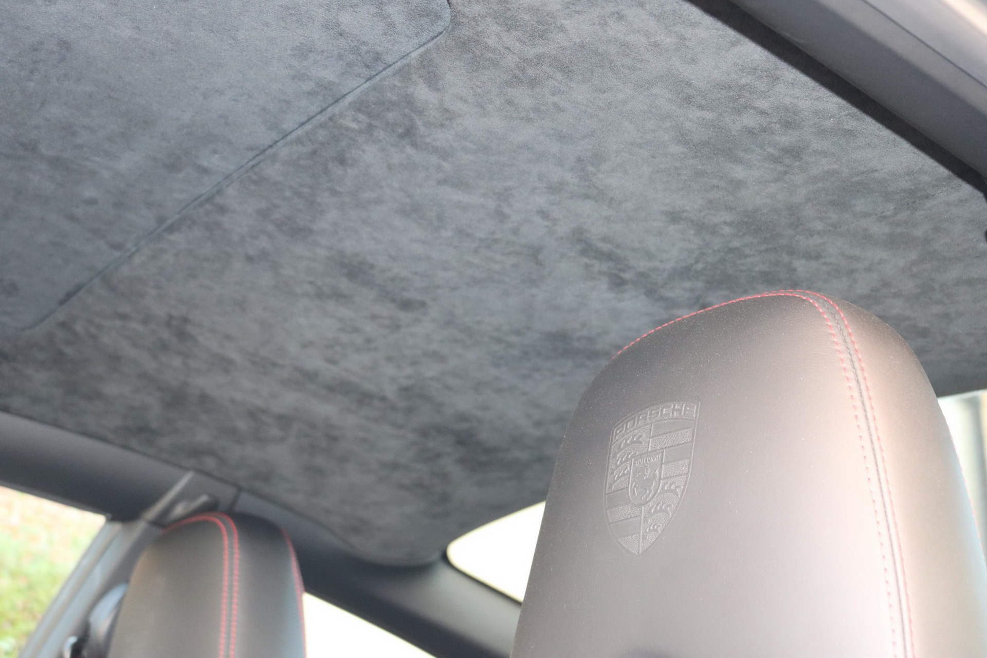 2007 Porsche 911 Turbo Wants To Entice You With Its 6-Speed Manual And Carbon Package