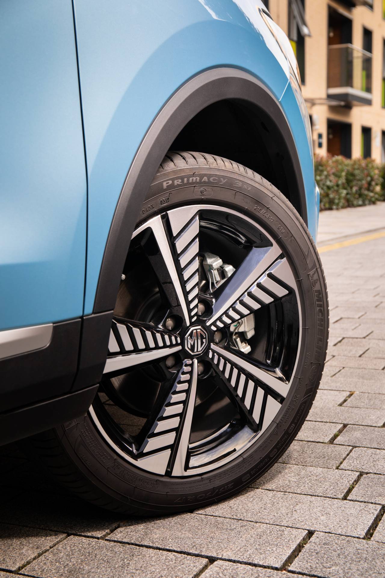 MG Racks Up 2,000 Orders For ZS EV, Extends Discounts To Next 1,000 Buyers