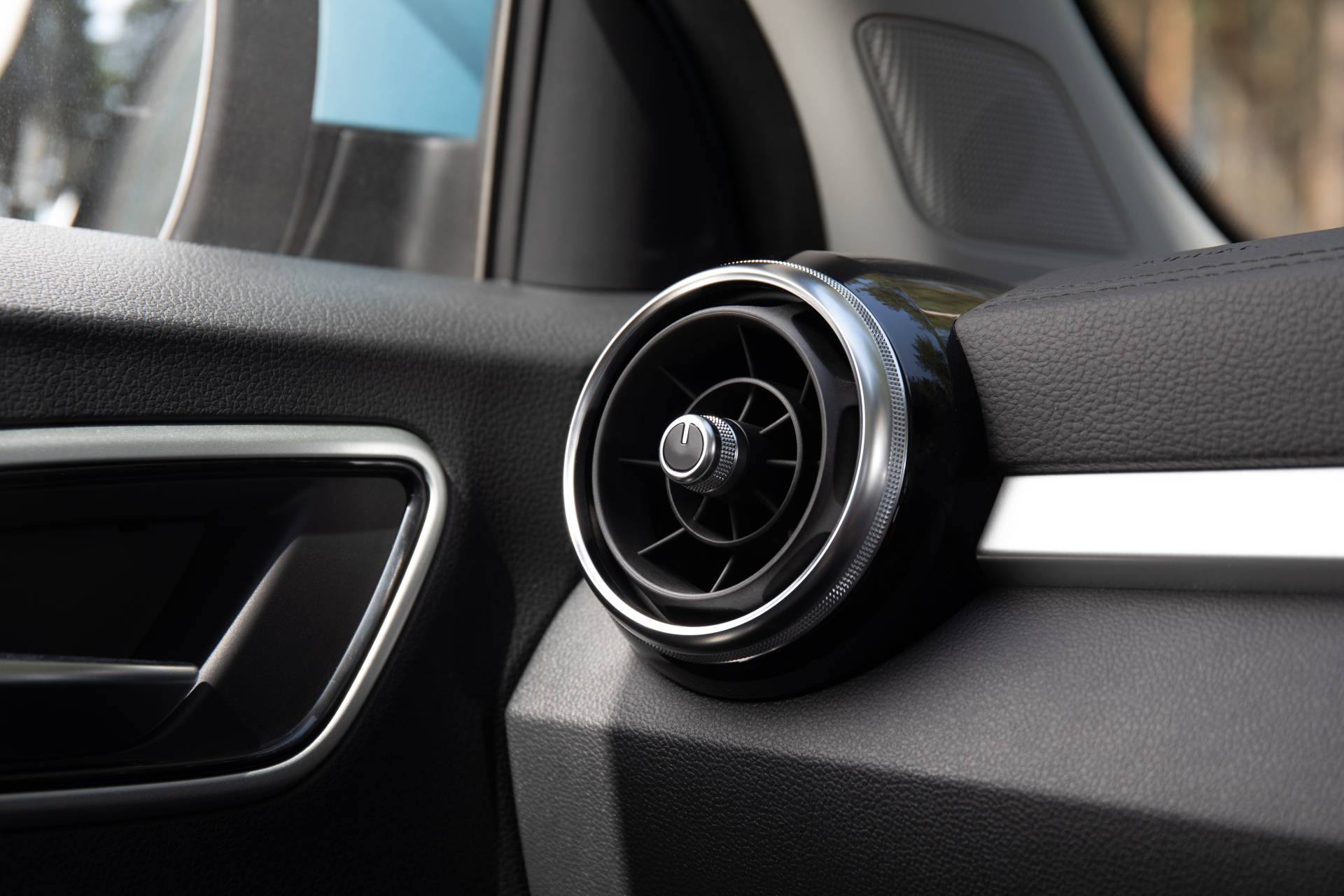 MG Racks Up 2,000 Orders For ZS EV, Extends Discounts To Next 1,000 Buyers