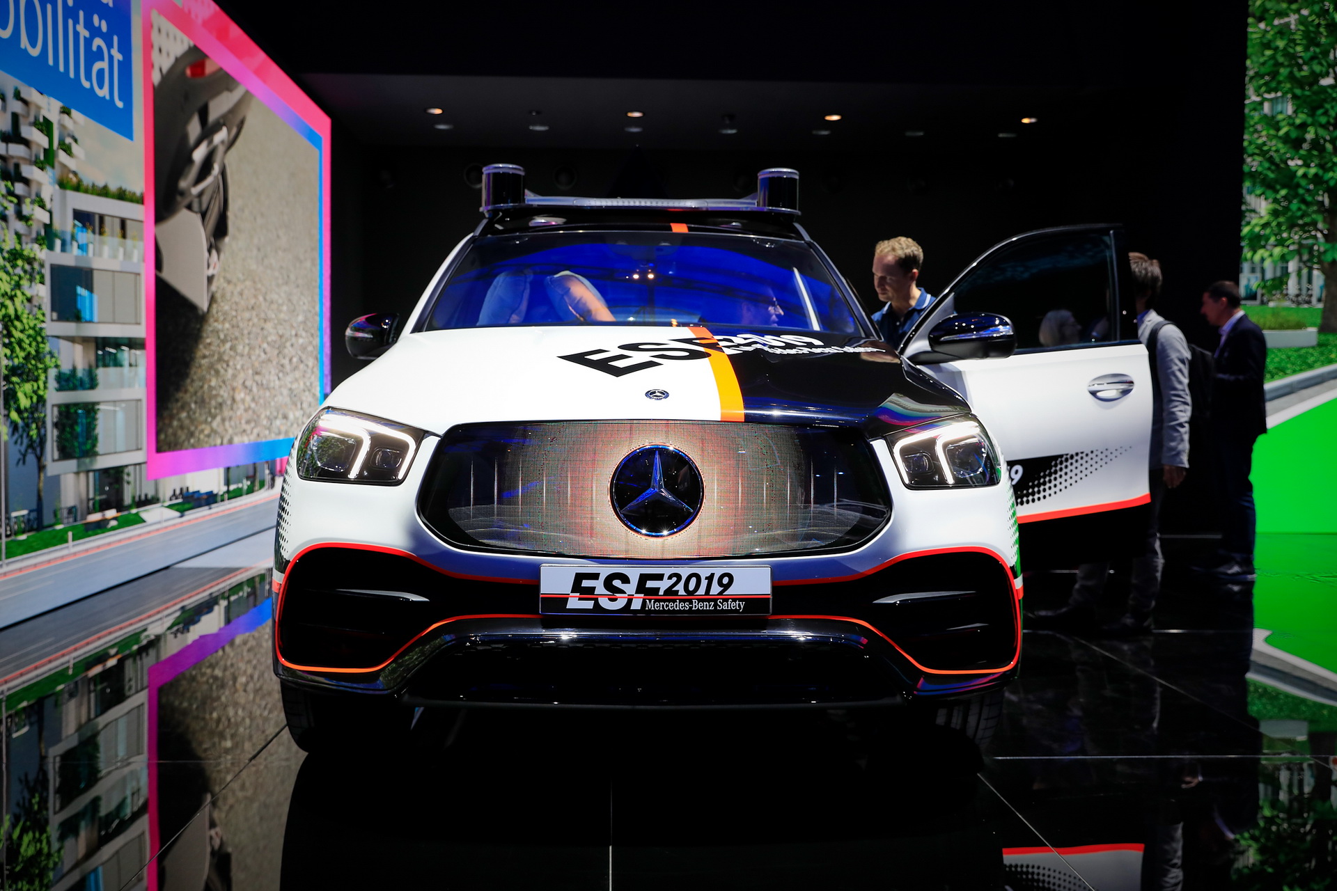 Mercedes’ New Experimental Safety Vehicle Is The World’s Most Clever GLE