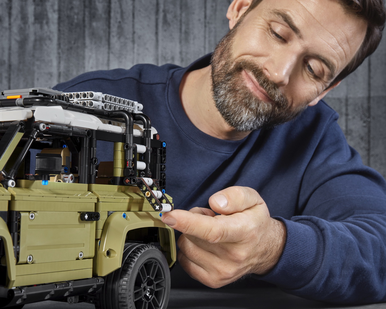 2020 Land Rover Defender Gets Its Own, Extremely Detailed LEGO Technic Set