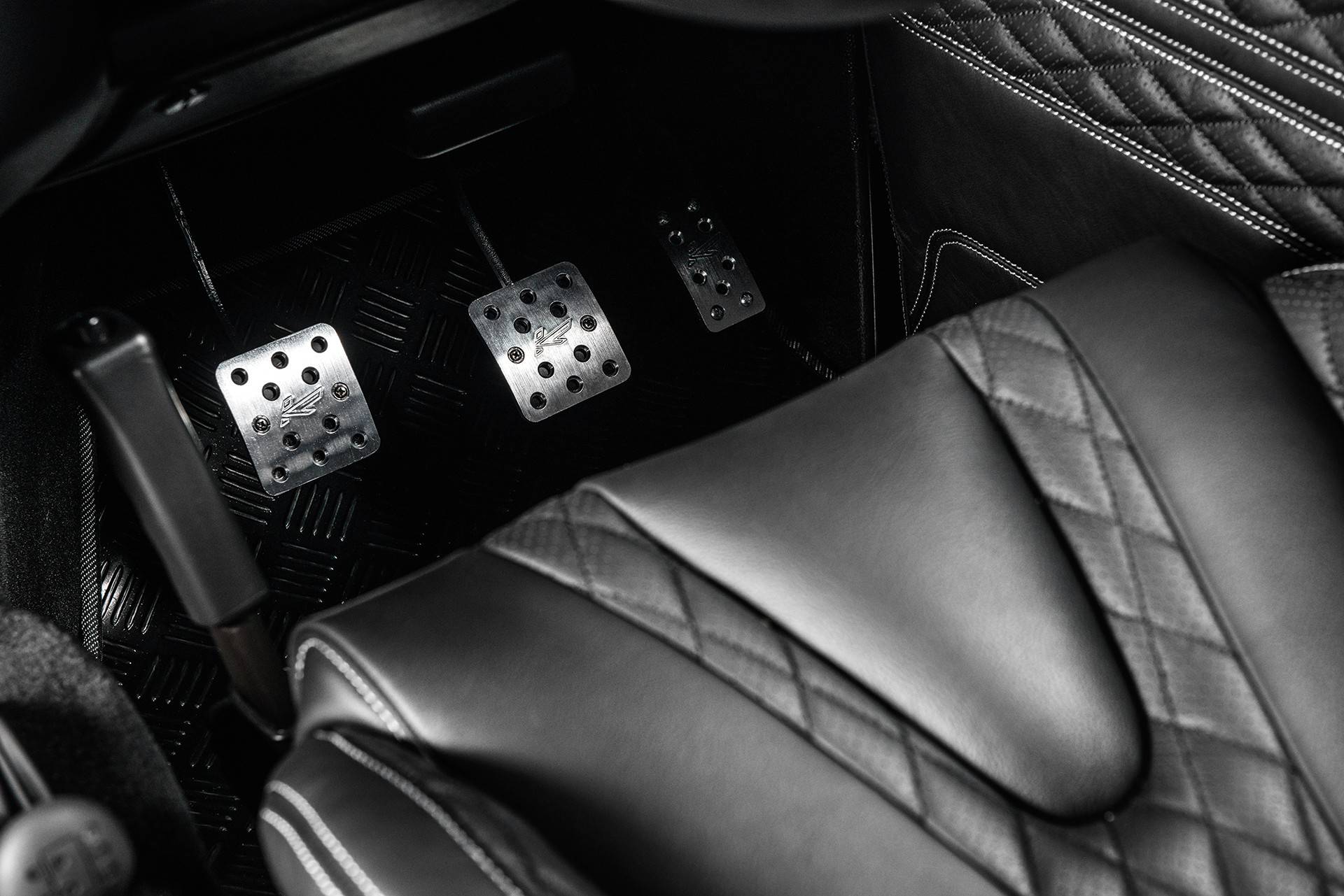 At $42k, Chelsea Truck’s Custom Land Rover Defender Pickup Is A Steal