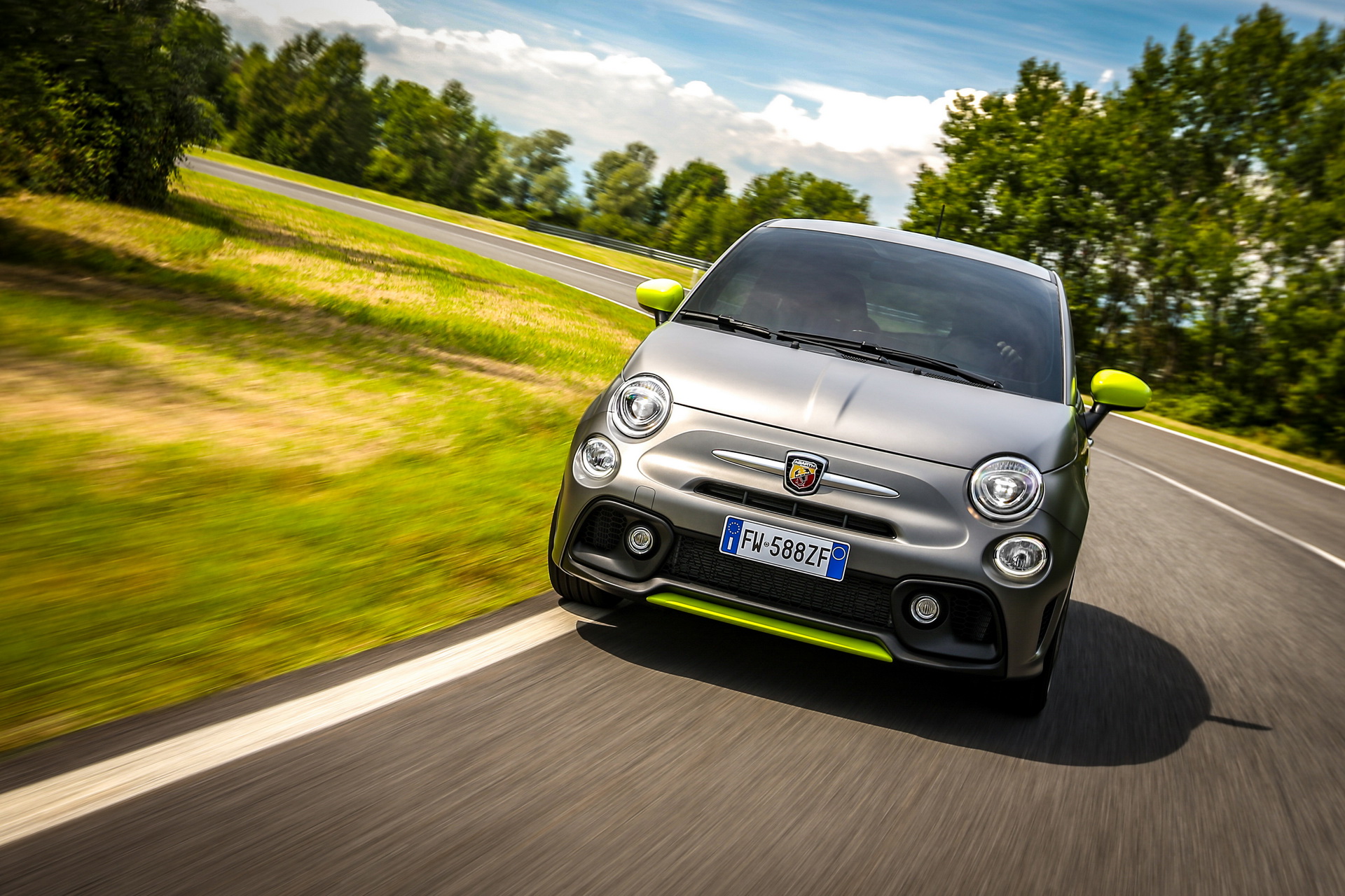 New Abarth 595 Pista Packs 165 PS In A More Focused Chassis