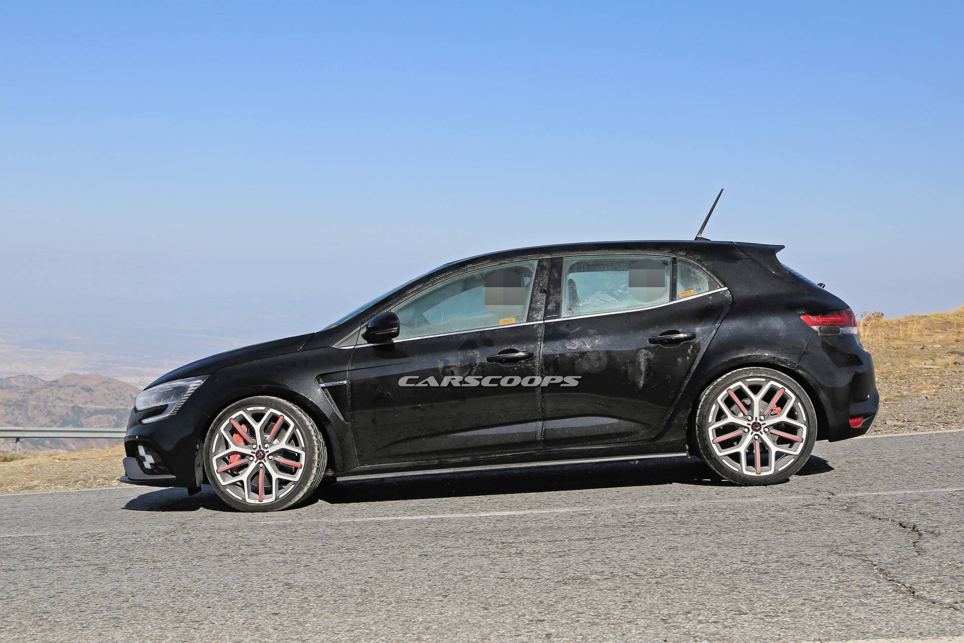 Renault Megane RS Already Getting Facelifted, Adopts Revised Lights