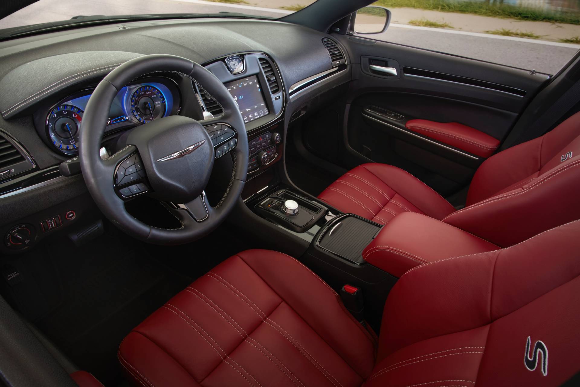 2020 Chrysler 300 Gains Red S Appearance Package – And Not Much