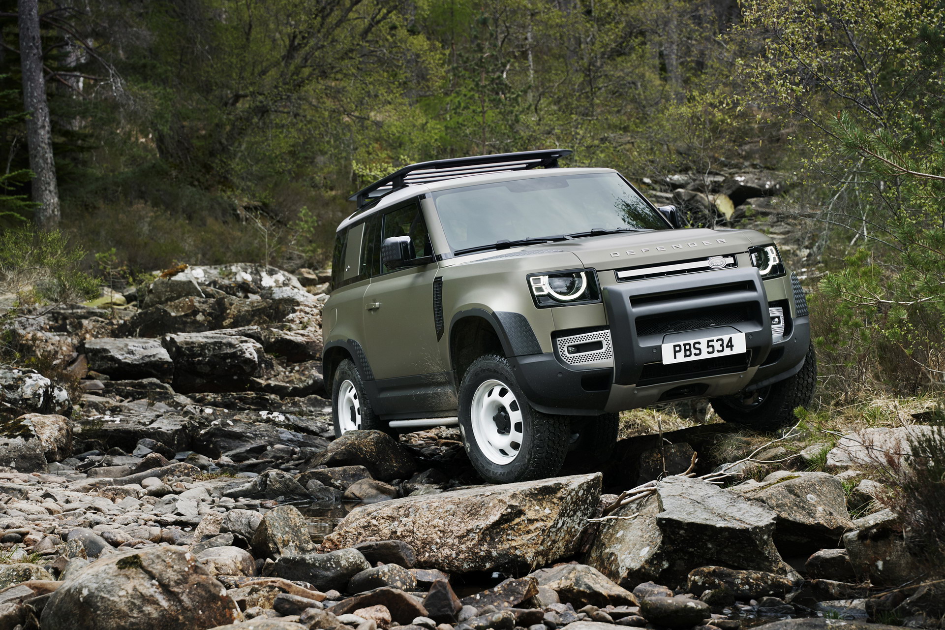 2020 Land Rover Defender To Get A Remote Control Function For Off-Roading