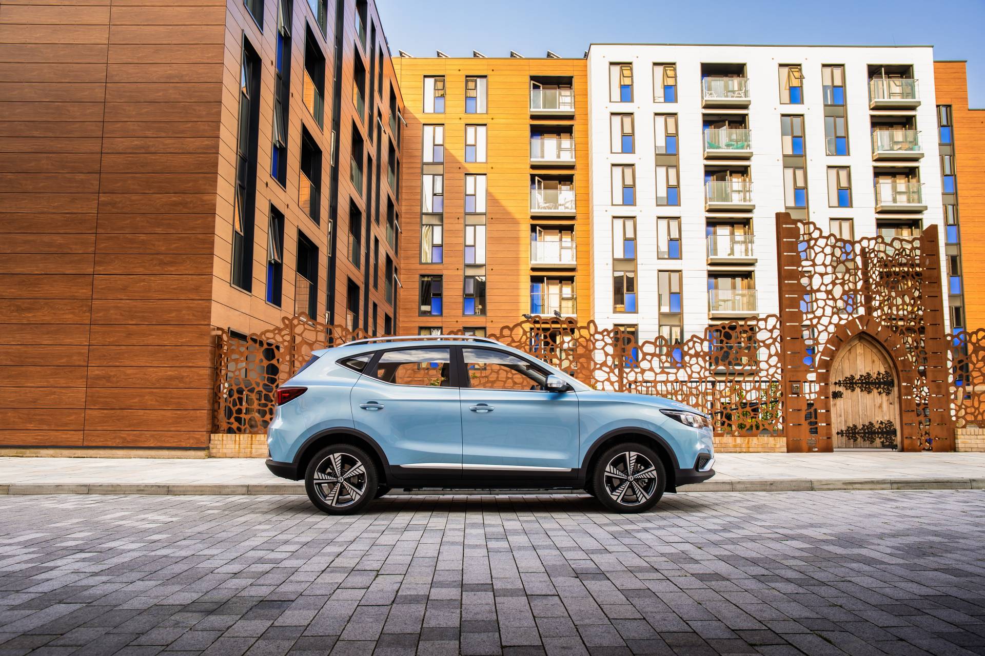 MG Racks Up 2,000 Orders For ZS EV, Extends Discounts To Next 1,000 Buyers