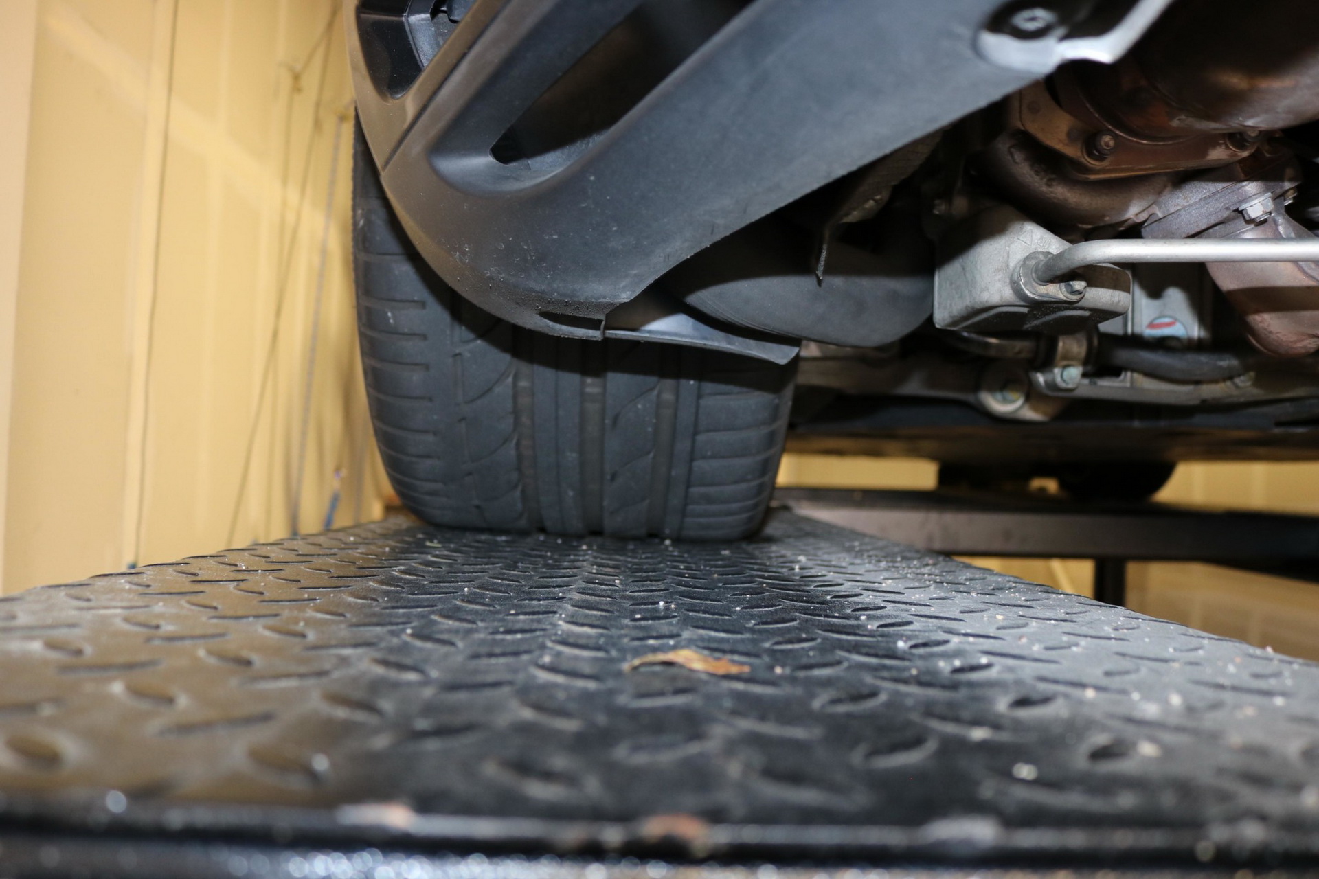 2007 Porsche 911 Turbo Wants To Entice You With Its 6-Speed Manual And Carbon Package