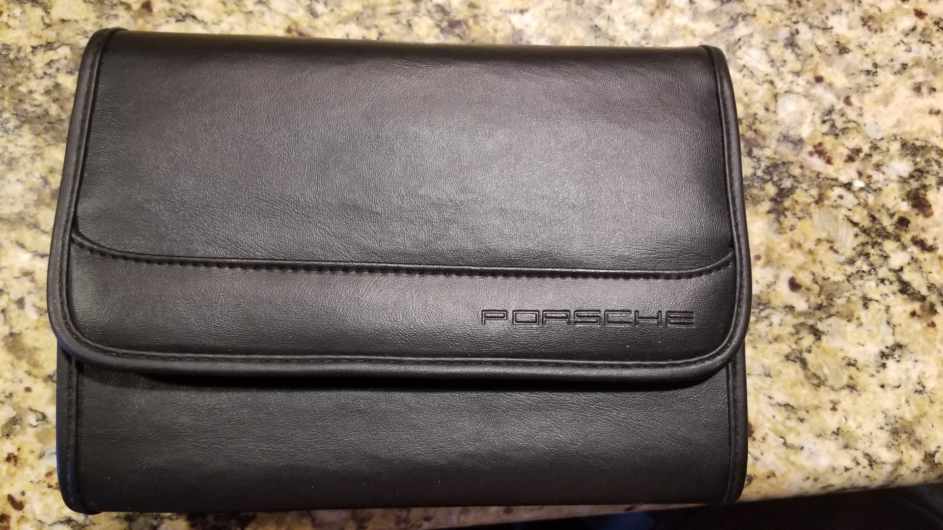 2007 Porsche 911 Turbo Wants To Entice You With Its 6-Speed Manual And Carbon Package