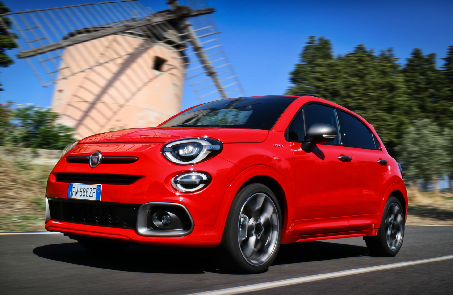 New, Range-Topping Fiat 500X Sport Offers Better Handling And Sharper Looks