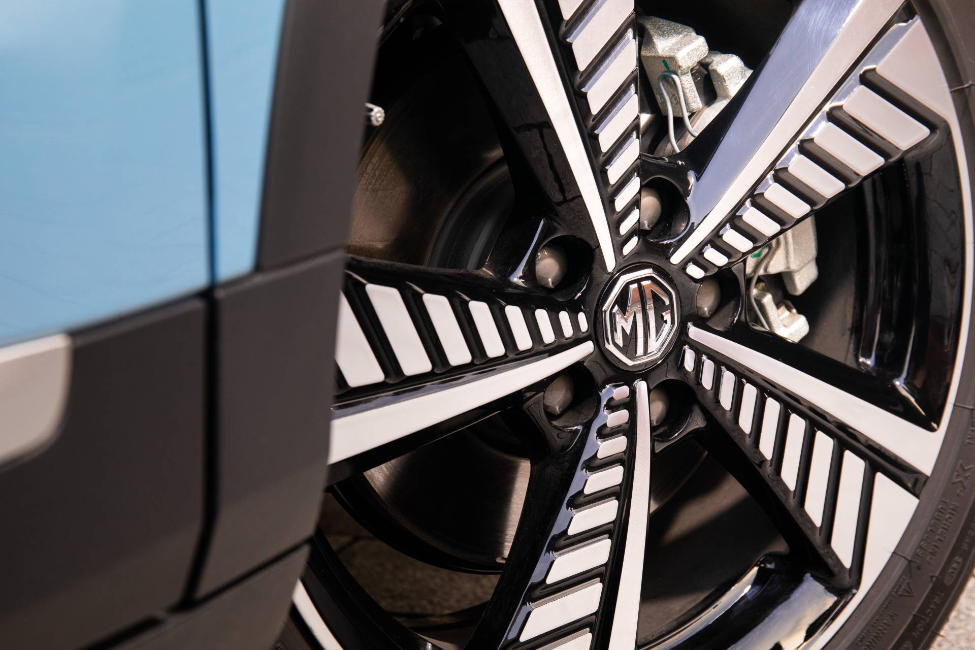 MG Racks Up 2,000 Orders For ZS EV, Extends Discounts To Next 1,000 Buyers