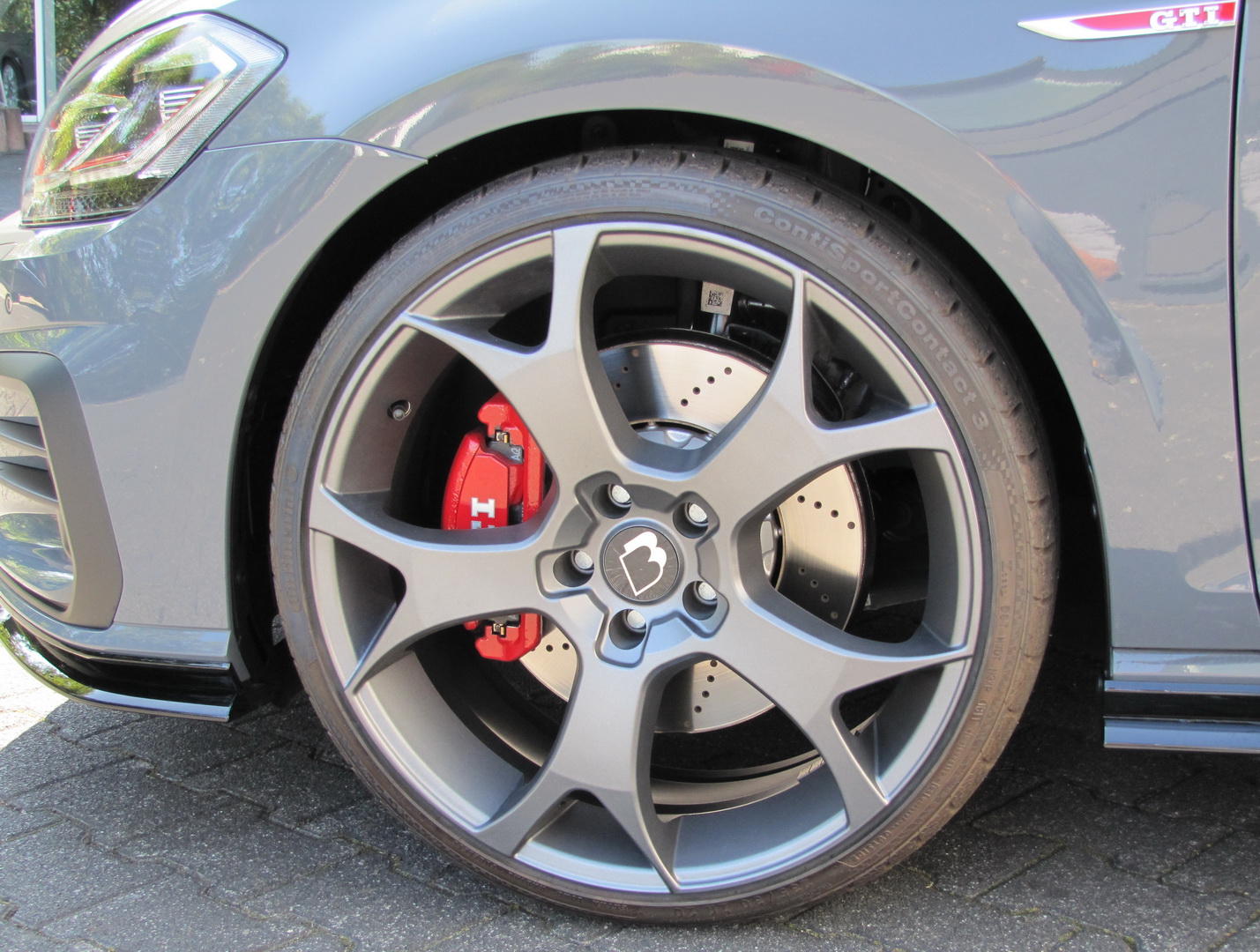 450PS VW Golf GTI TCR Is One Brave FWD Mega Hatch