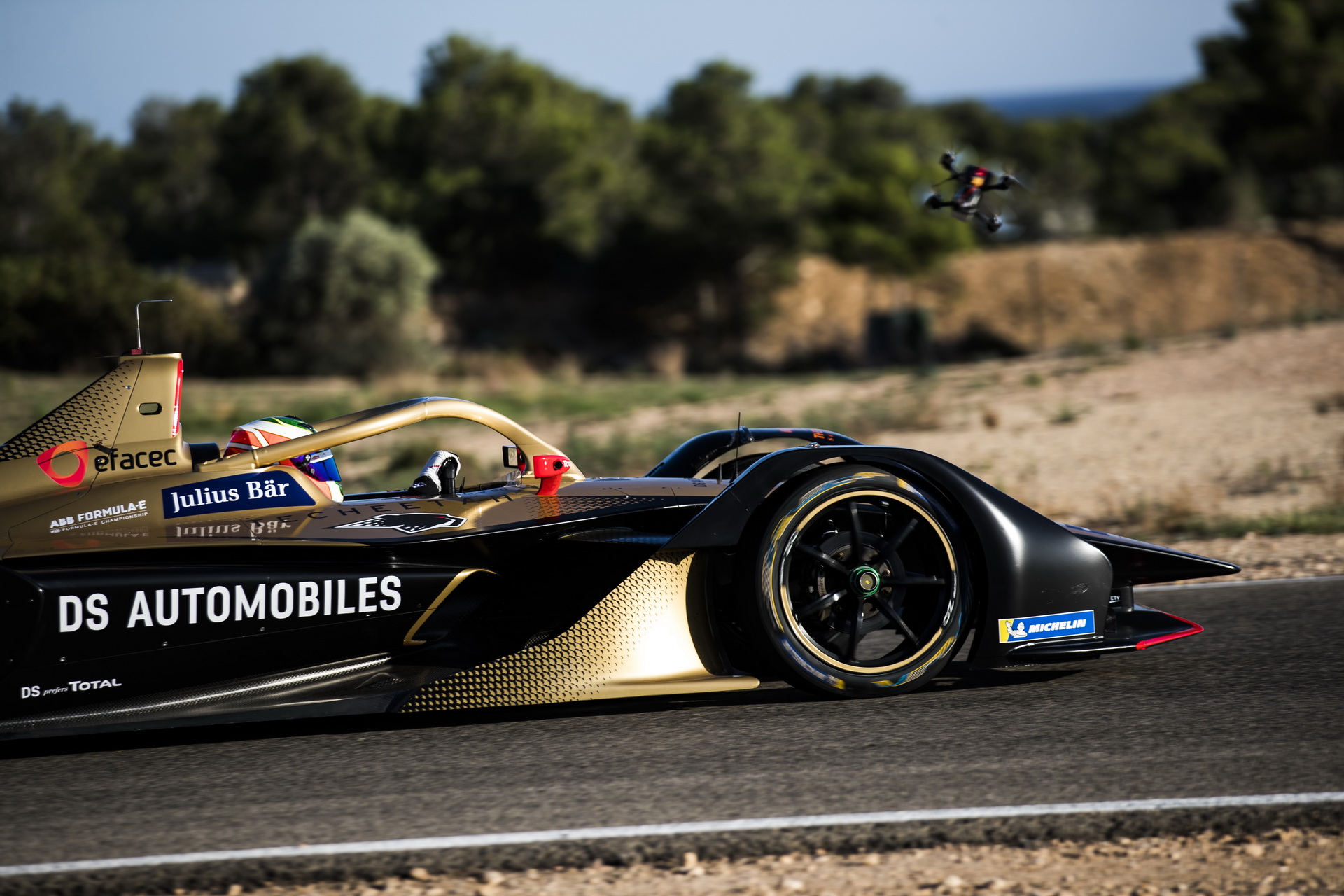 DS E-TENSE FE20 Formula E Car Shows Its New Black & Gold Livery