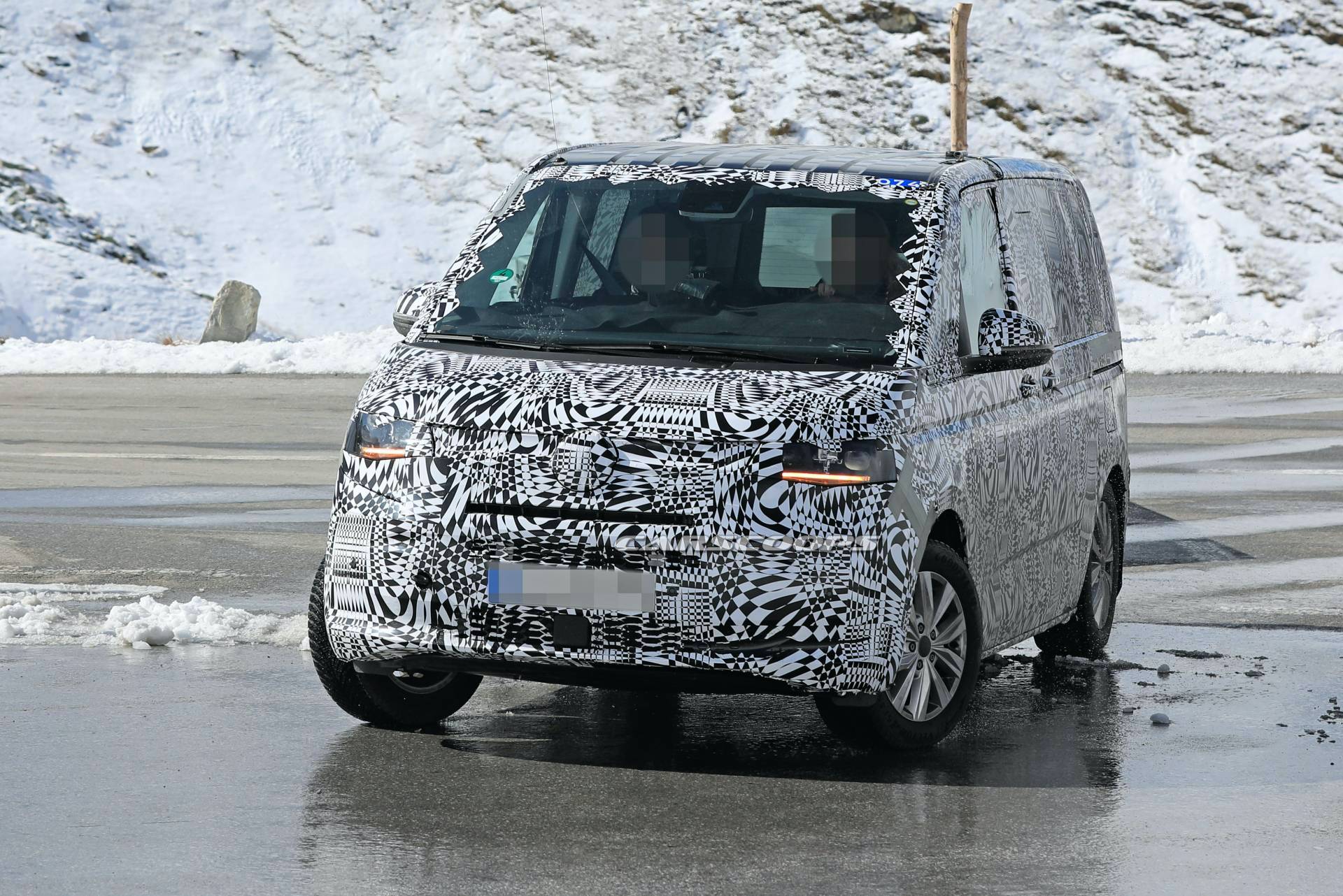 2020 VW T7 Multivan Spied, Will Reportedly Be Based On MQB Platform