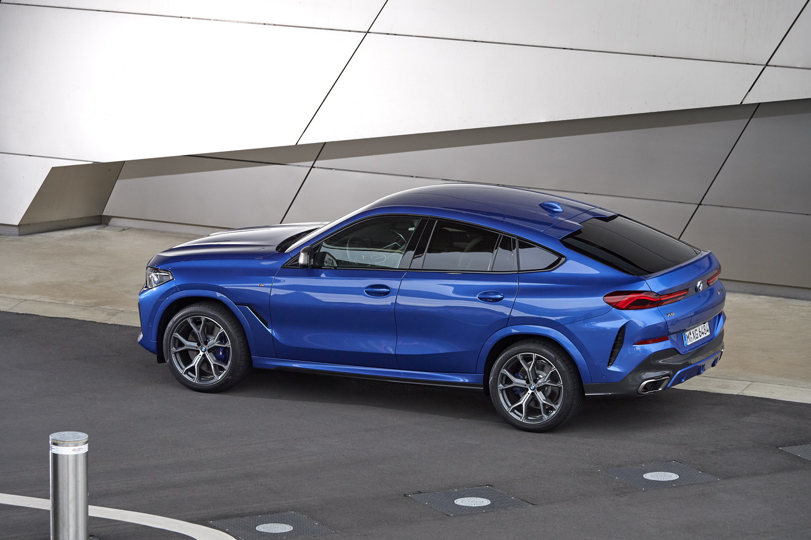 BMW Wants You To Explore Every Detail Of The New X6 In 102 Images