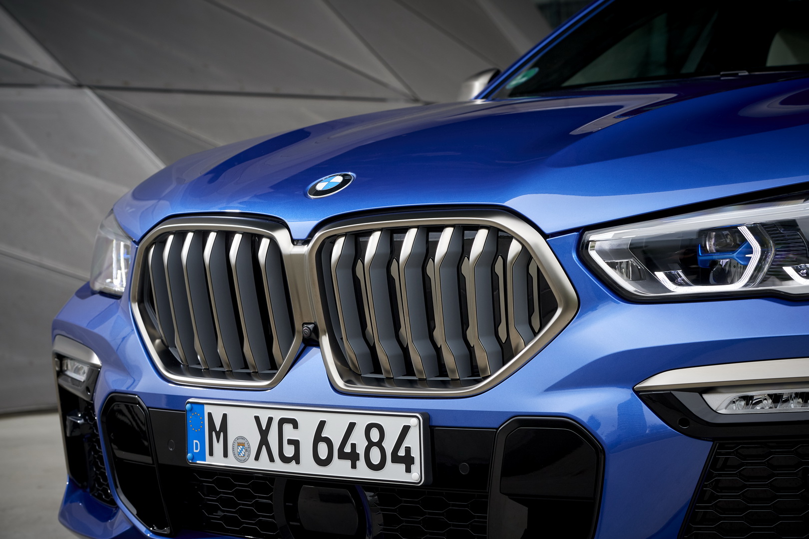 BMW Wants You To Explore Every Detail Of The New X6 In 102 Images